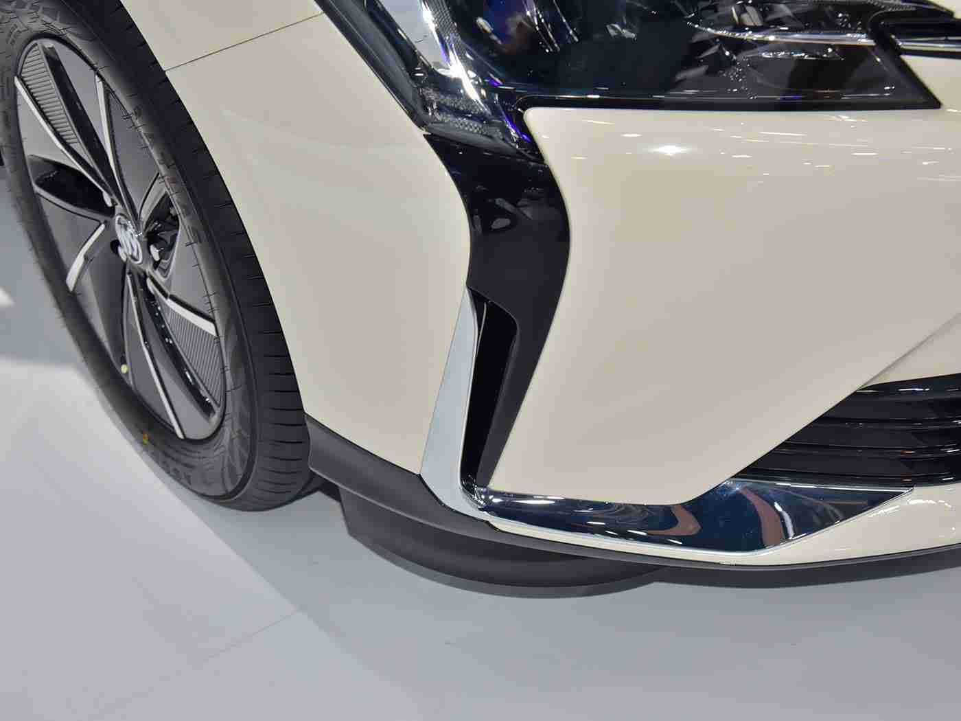 久草福利,汽车购物新体验，久草联手大牌送福利，购车无忧尽在限时抢购！-3