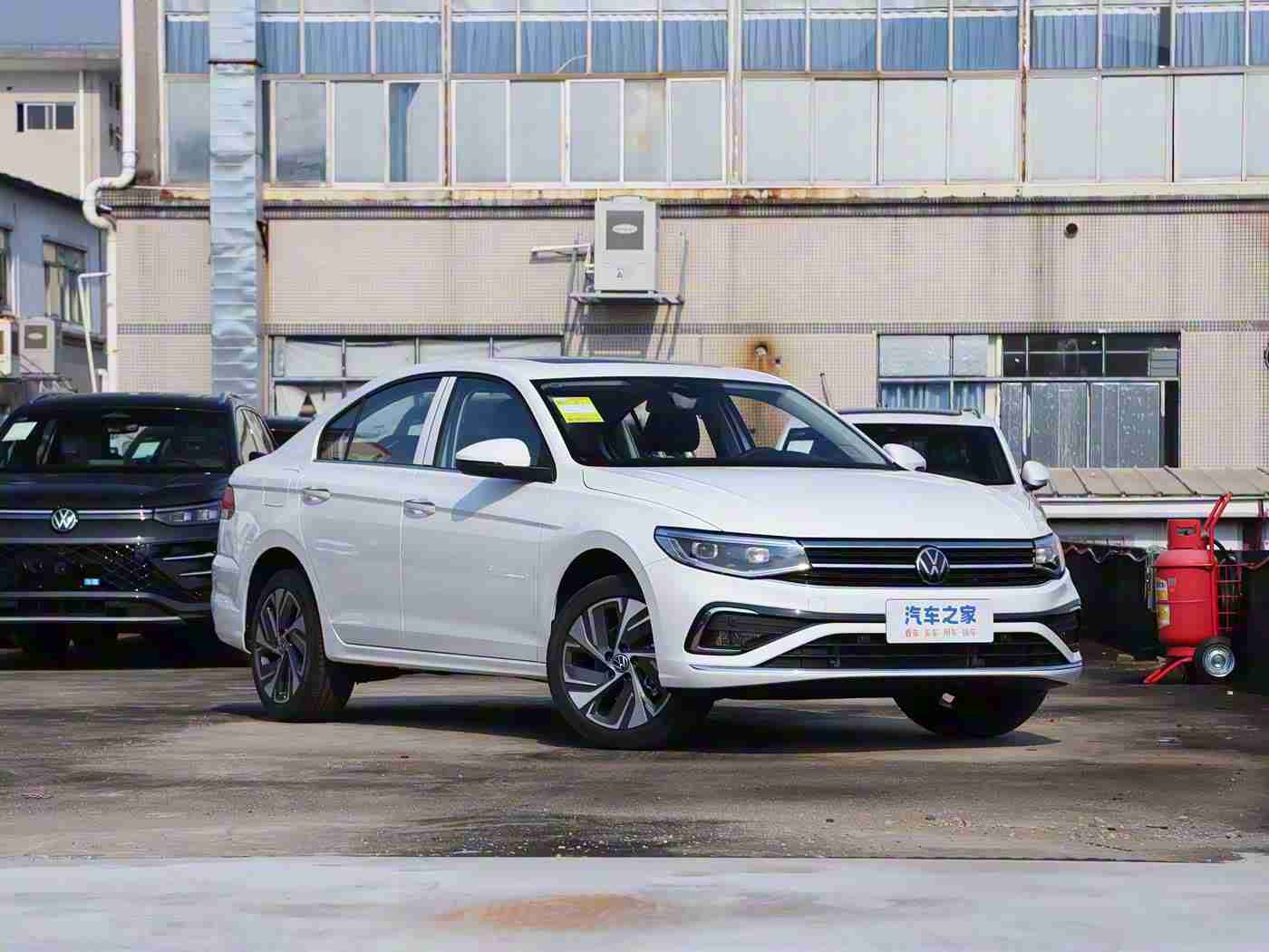 男人挺进雌性宠物交,未来宠伴座驾，温馨出行新体验-3