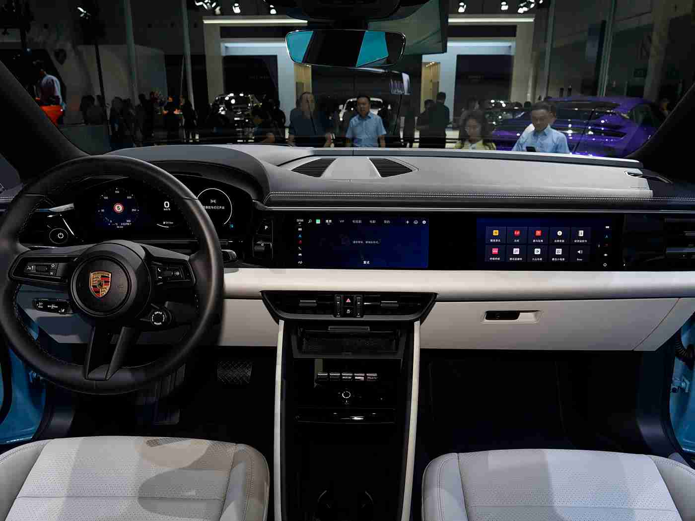 国产乱色,“色彩革新，动力卓越：国产汽车新锐以独特魅力引领市场潮流，受热捧成焦点车型”-4