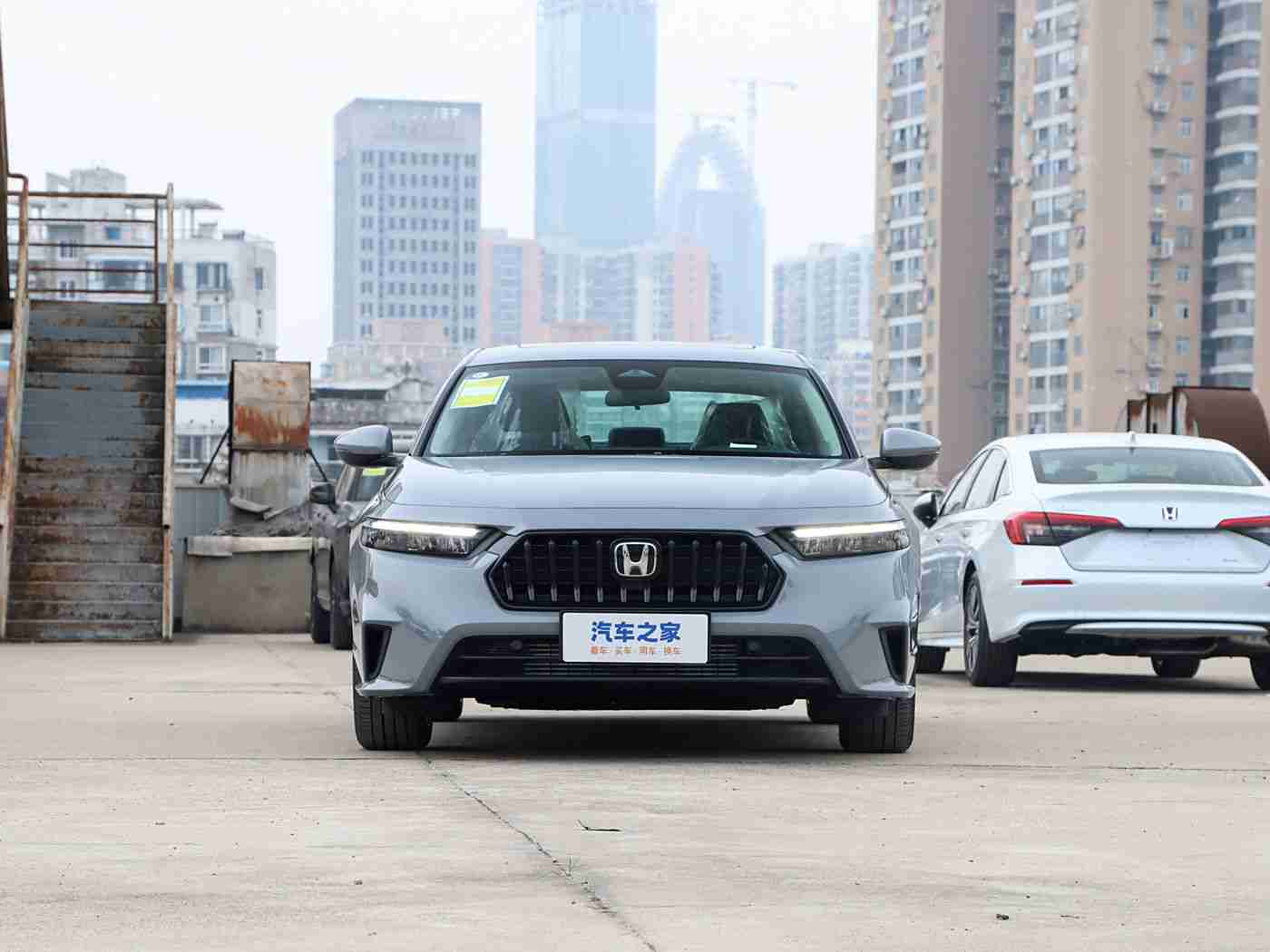 黄色软件一天三次,智能驱动新里程，汽车软件革新安全体验-1