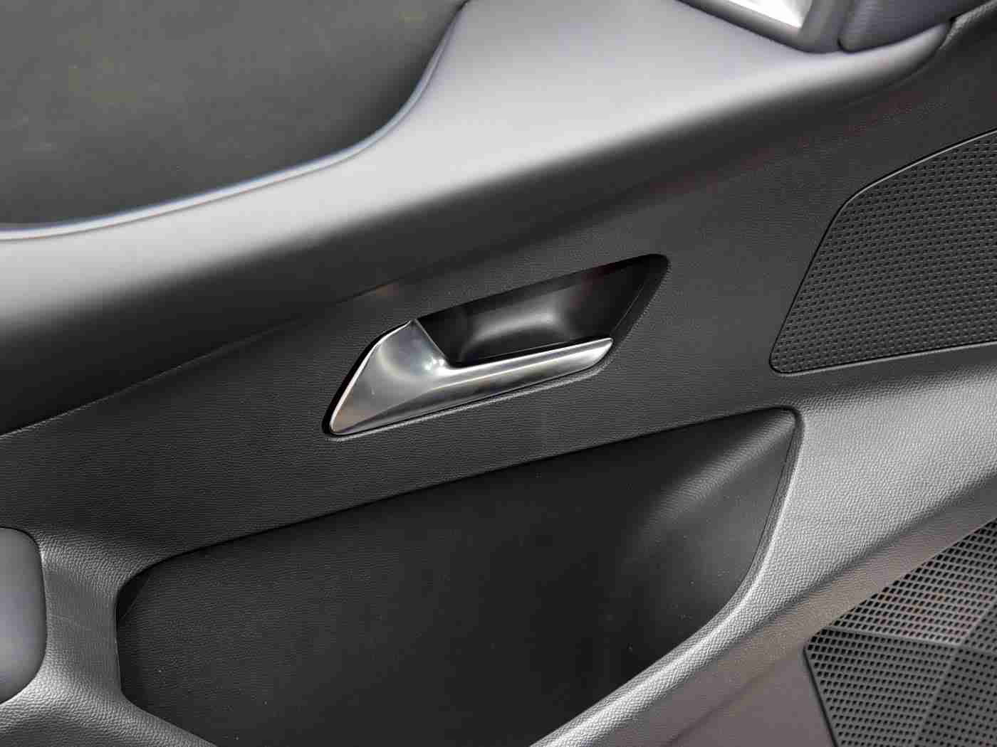 成人APP导航,科技引领新潮流，智能导航助安全驾驶，体验全新汽车时代变革-5