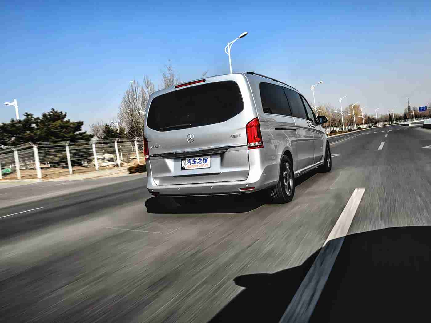 女人与公豬交酡全过程,时尚智控,轻盈环保——女性专属流线SUV-1