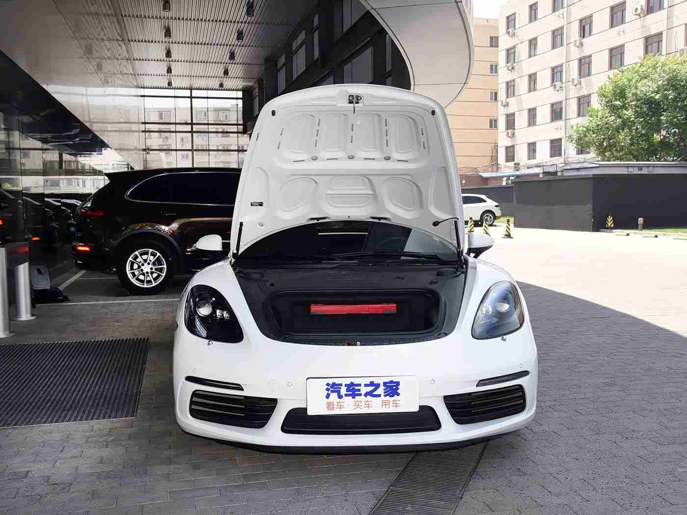 14女学生脱了内裤光着,“独特设计引关注，智能科技显实力：揭秘新锐汽车市场新宠儿”-4