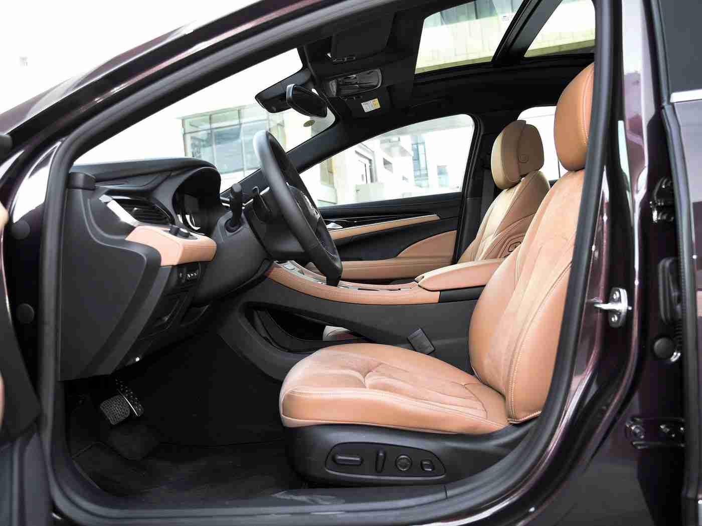 成人免费黄色软件,汽车新潮流：科技赋能娱乐，智能语音交互打造绿色出行体验-3