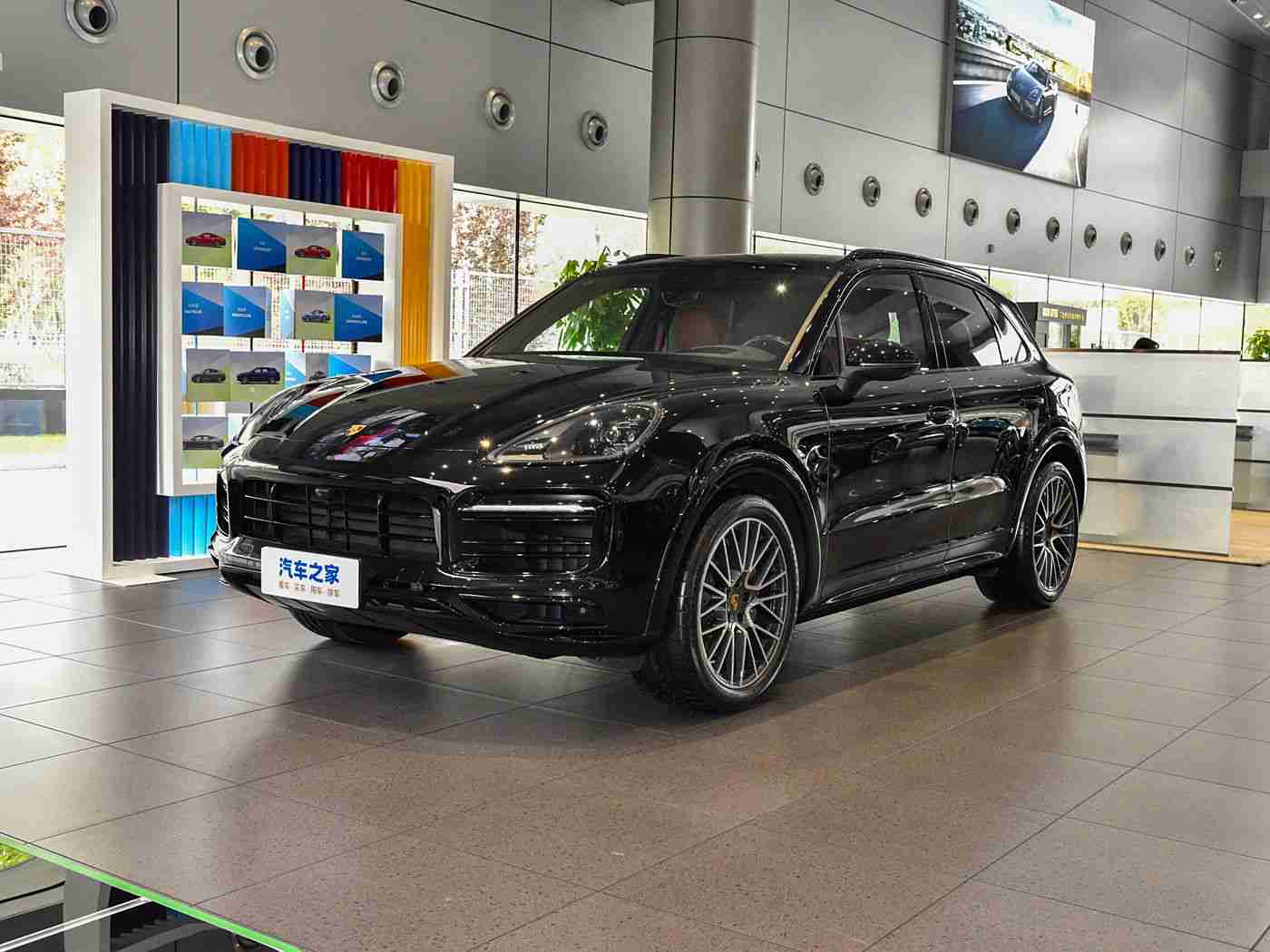 ,引领潮流,性能卓越:全新智能汽车吸睛无数,成为年轻人驾驶新宠-5