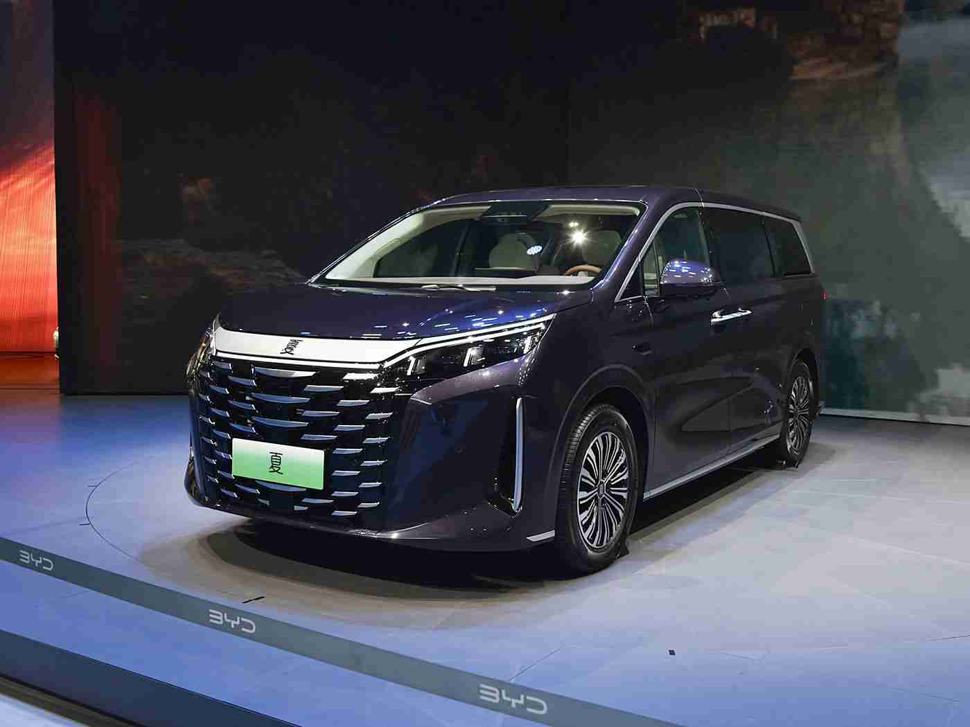 婷婷综合网,“某品牌XX纯电动SUV续航500公里,售价15-20万,性能卓越,性价比高,新能源汽车市场新宠儿备受关注!”-3