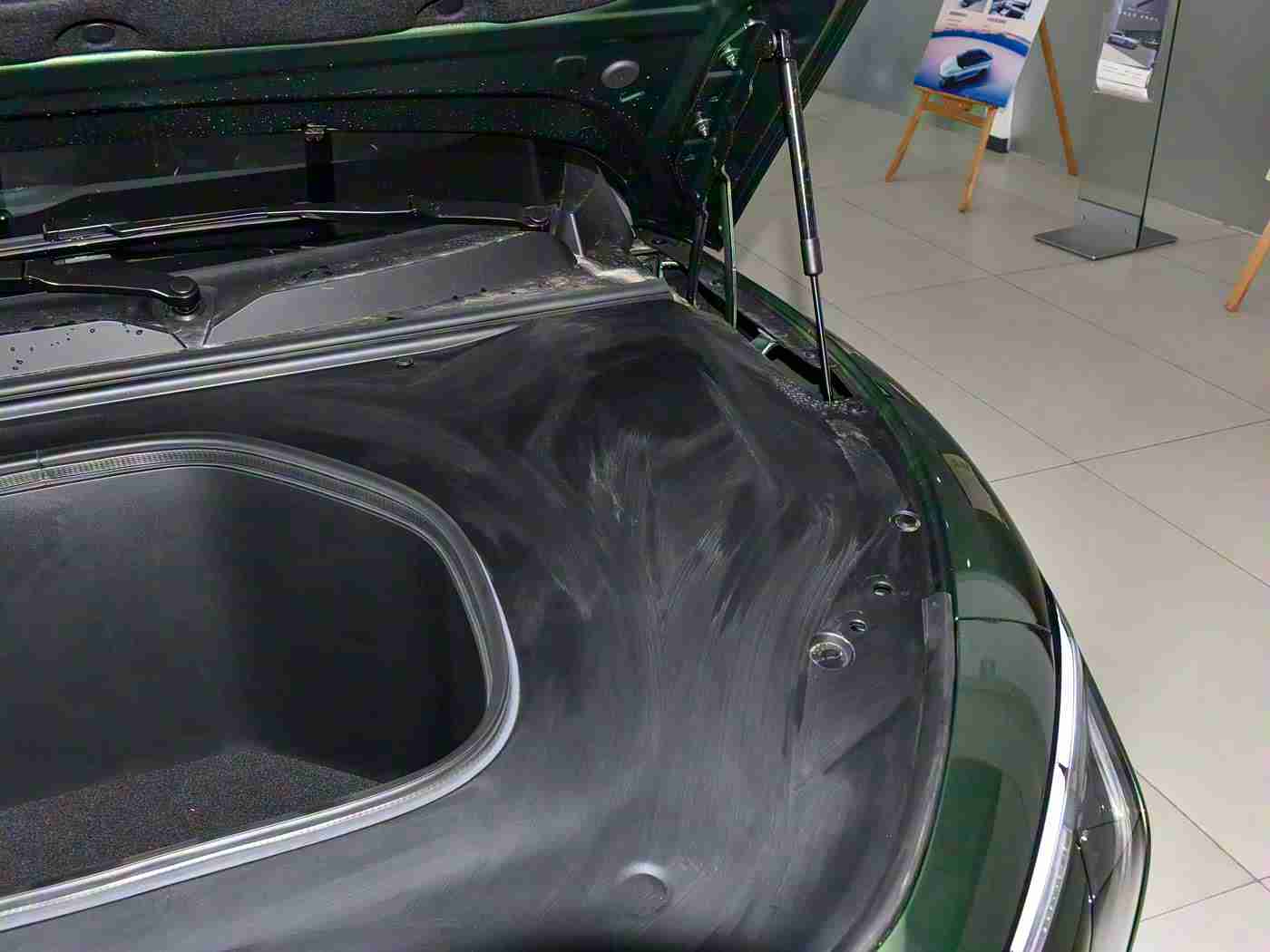 黑料吃瓜曝料,车坛风波：神秘消费者曝新车质量问题，厂家高度重视积极改进-1