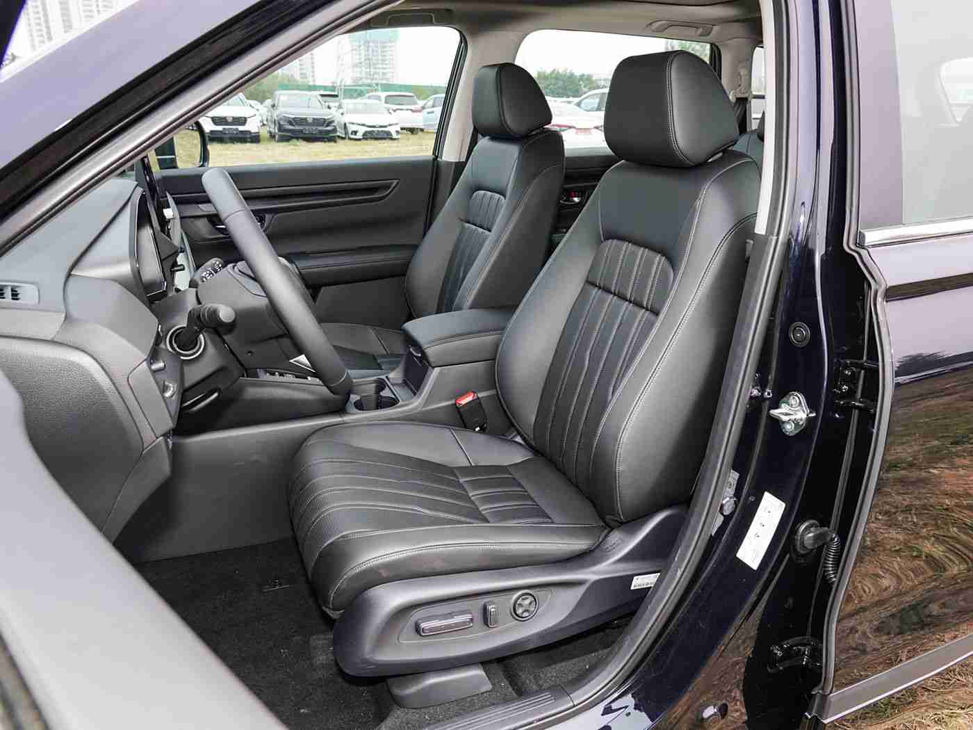 成人免费黄色软件,汽车新潮流：科技赋能娱乐，智能语音交互打造绿色出行体验-1