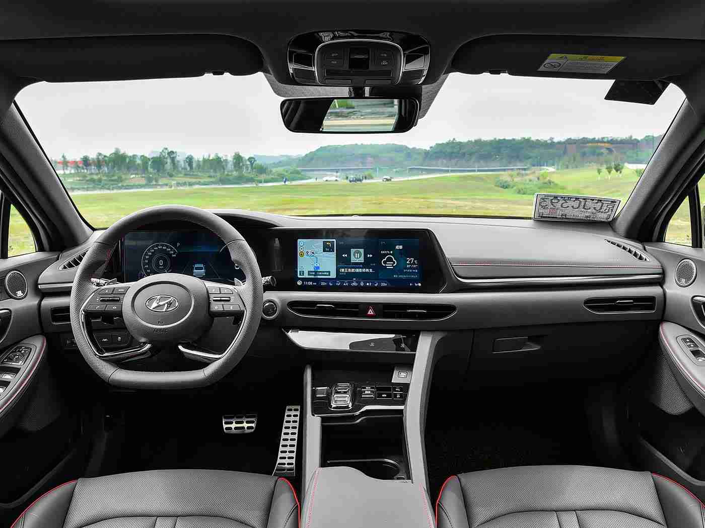 好色先,时尚新锐,“好色先”车型亮相,引领潮流,安全舒适,性能卓越-3