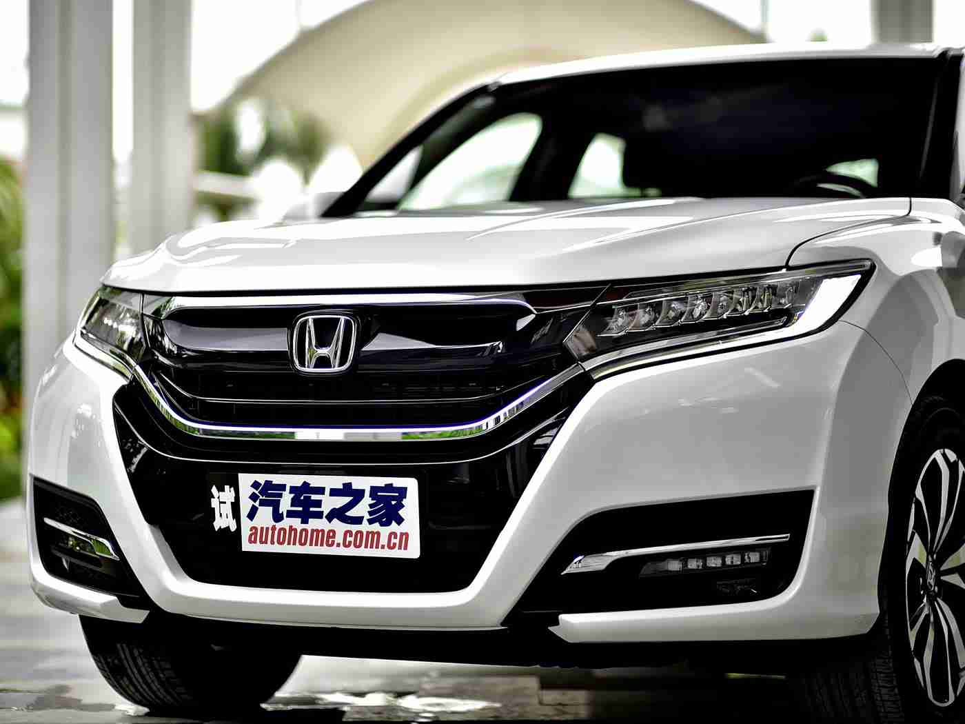 黄色软件破解版,破解风险警示：汽车软件正版化，守护安全与权益-2