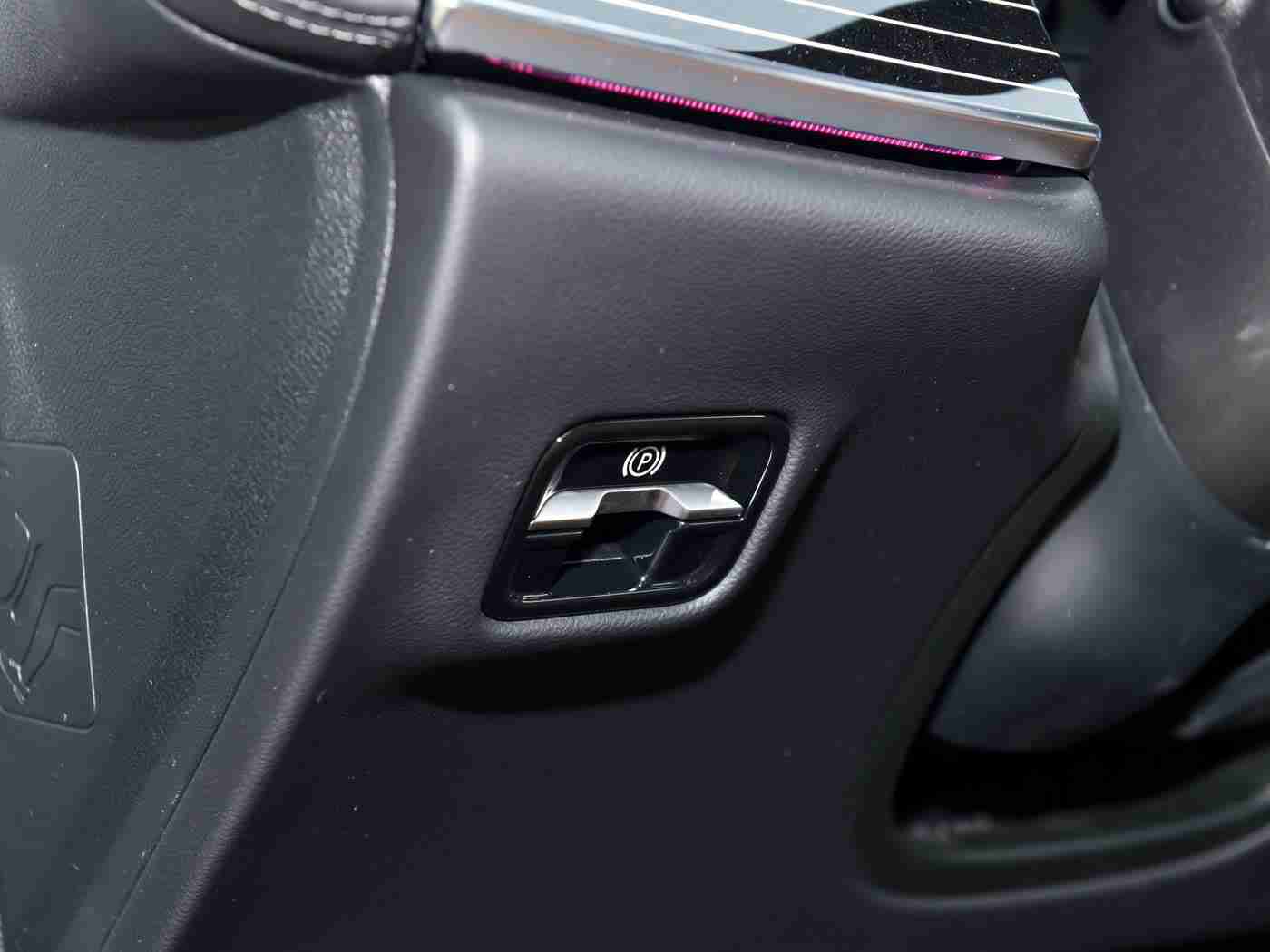 陈冠希阿娇13分49秒,明星风尚,智能驱动:新能源汽车的跨界盛宴,未来已来!-4