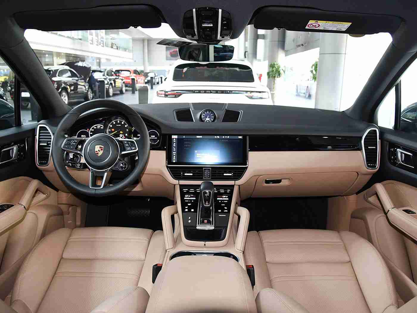 黄色软件下载3.3.3,汽车新宠亮相：多功能智能软件助驾，畅享舒适驾驶新体验-5