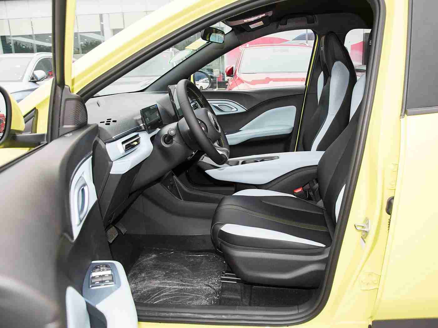 成人版火影忍者,全新车型惊艳上市:跨界火影元素,性能卓越,科技领先,引领车坛潮流-2