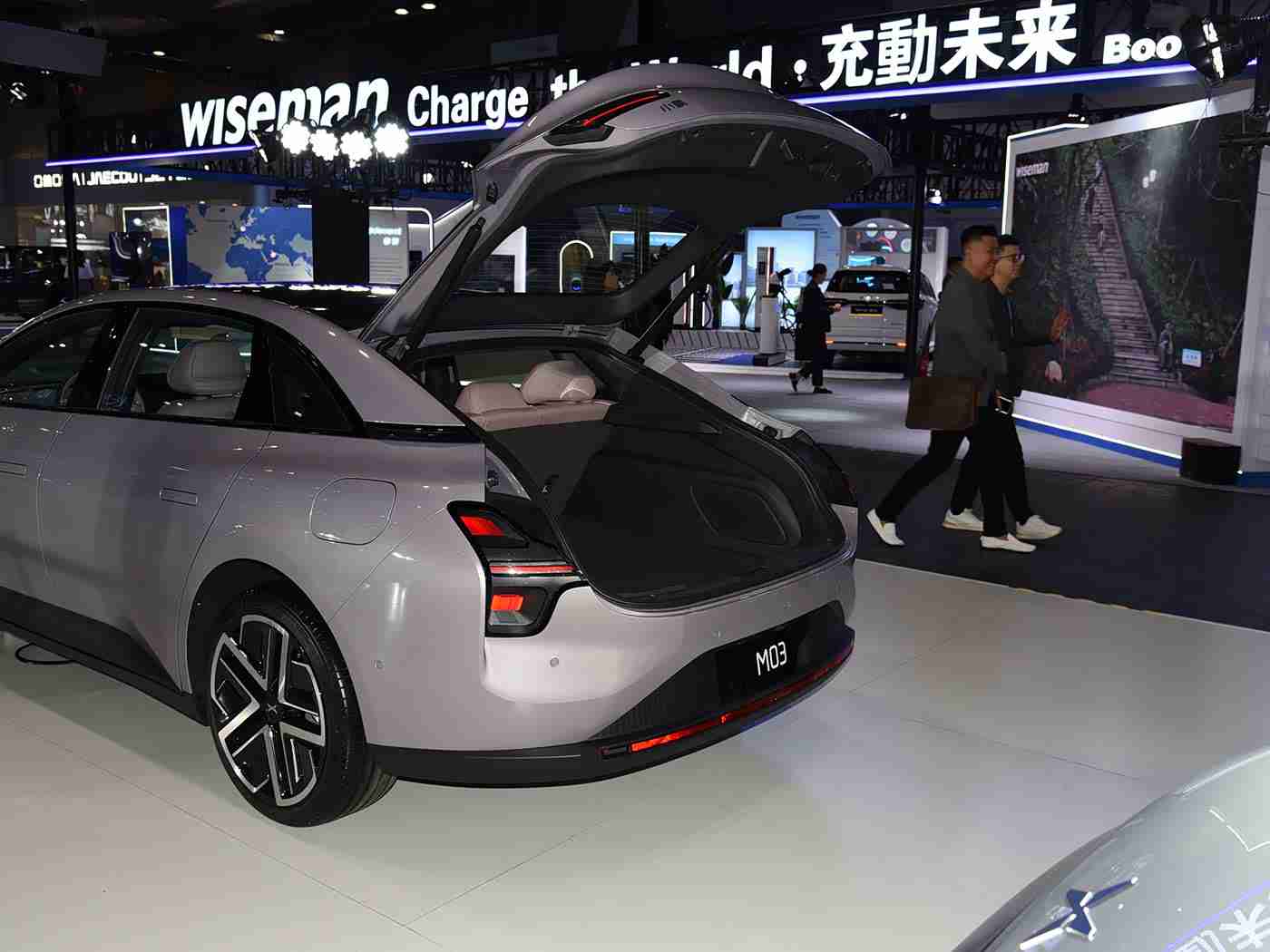 黑料吃瓜不打烊,热议不断:知名汽车品牌新车亮相,性能参数、驾驶体验及售后服务成焦点探讨-2