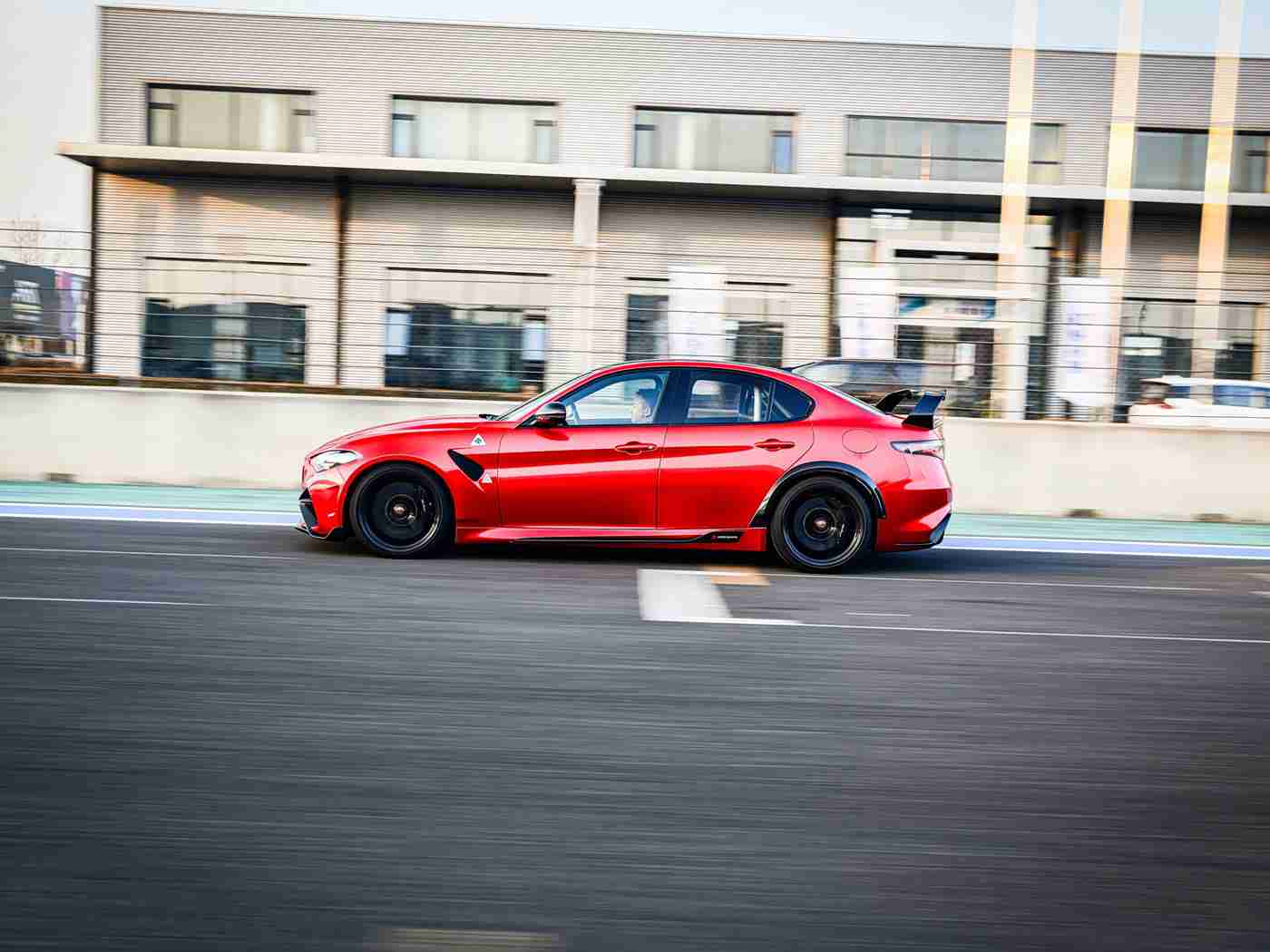 XDEVIOS中文免费版安装疯马秀,汽车娱乐新纪元：XDEVIOS智能车载系统携手“疯马秀”打造驾驶新体验-3