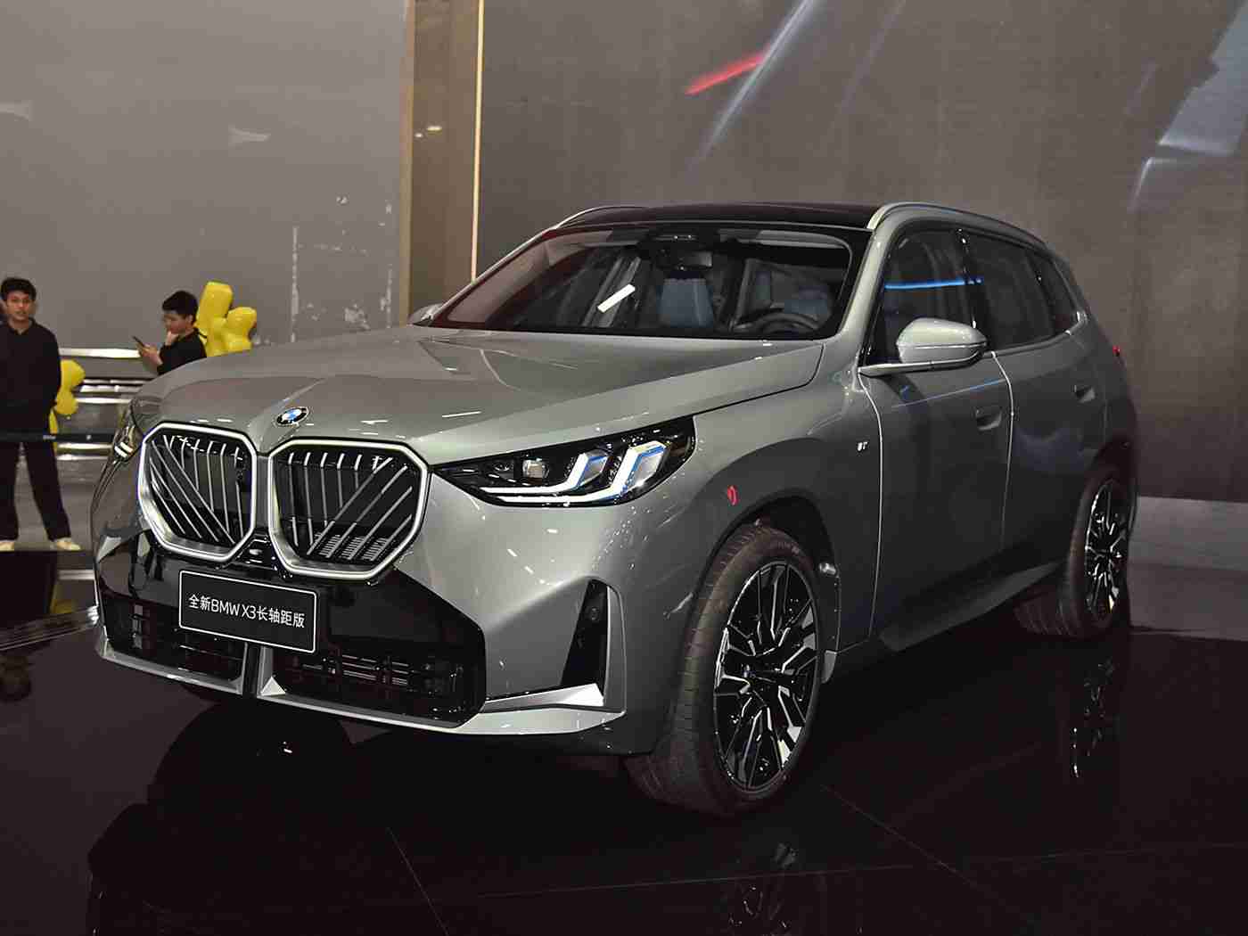 红桃国精产品二三三区,红桃国精引领潮流，新一代汽车科技环保智能，品质创新再升级，颠覆驾驶体验-2