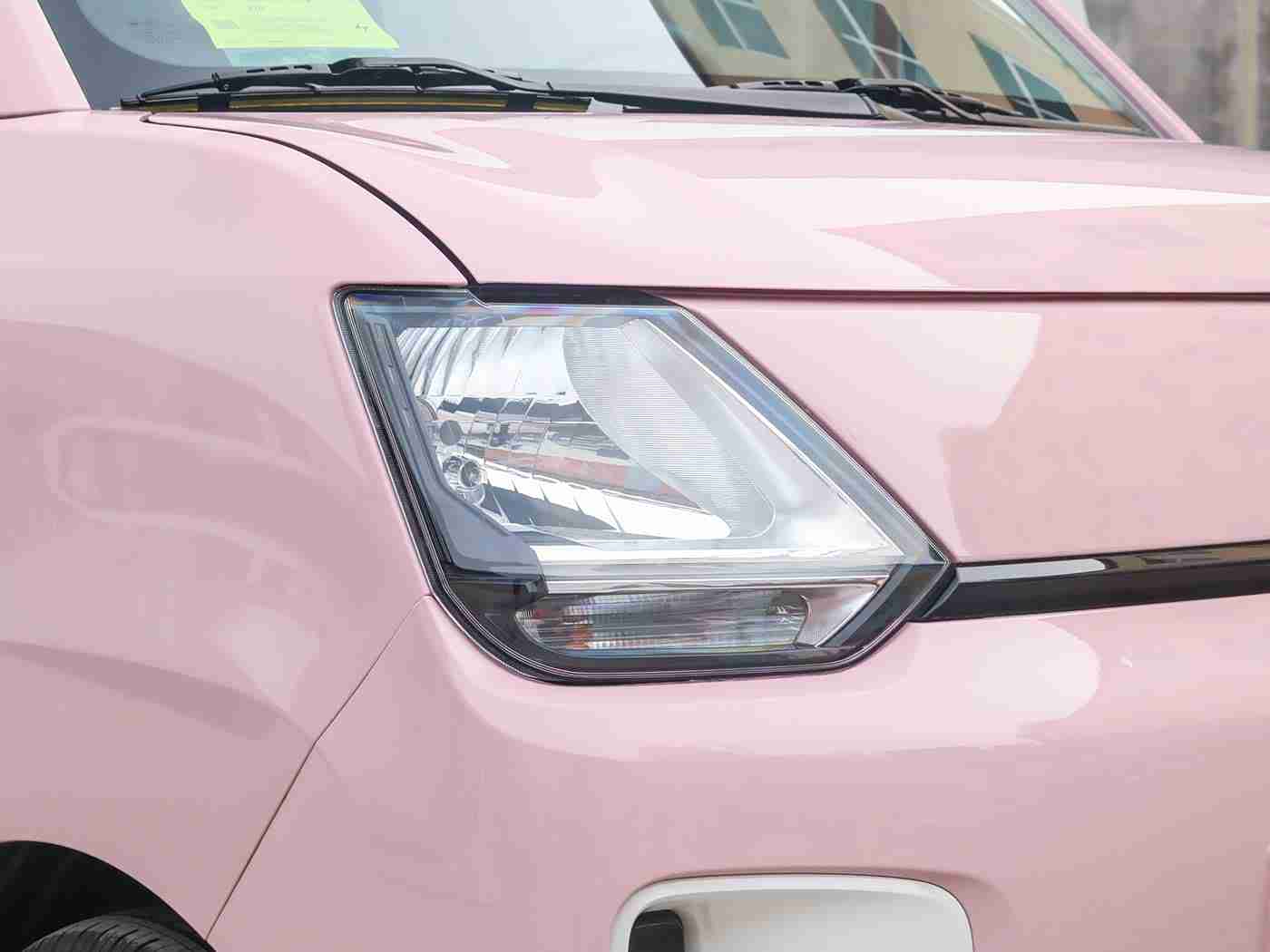 与亲女洗澡伦了69,“亲女汽车热销引关注：家庭温馨座驾，科技配置升级，智能语音助手助你驾驭未来”-4