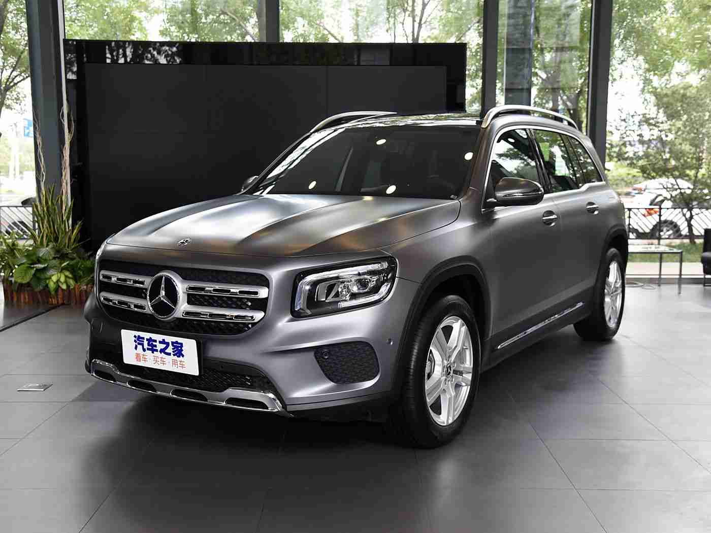 打扑克差差差,全新SUV亮相:时尚外观、智能驾驶,独特“车内扑克牌”功能引关注-2