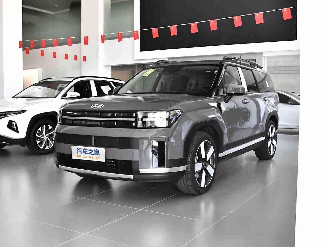 成人影视av,全新力作惊艳上市：跨界创新，智能豪华SUV引领汽车新潮流-1