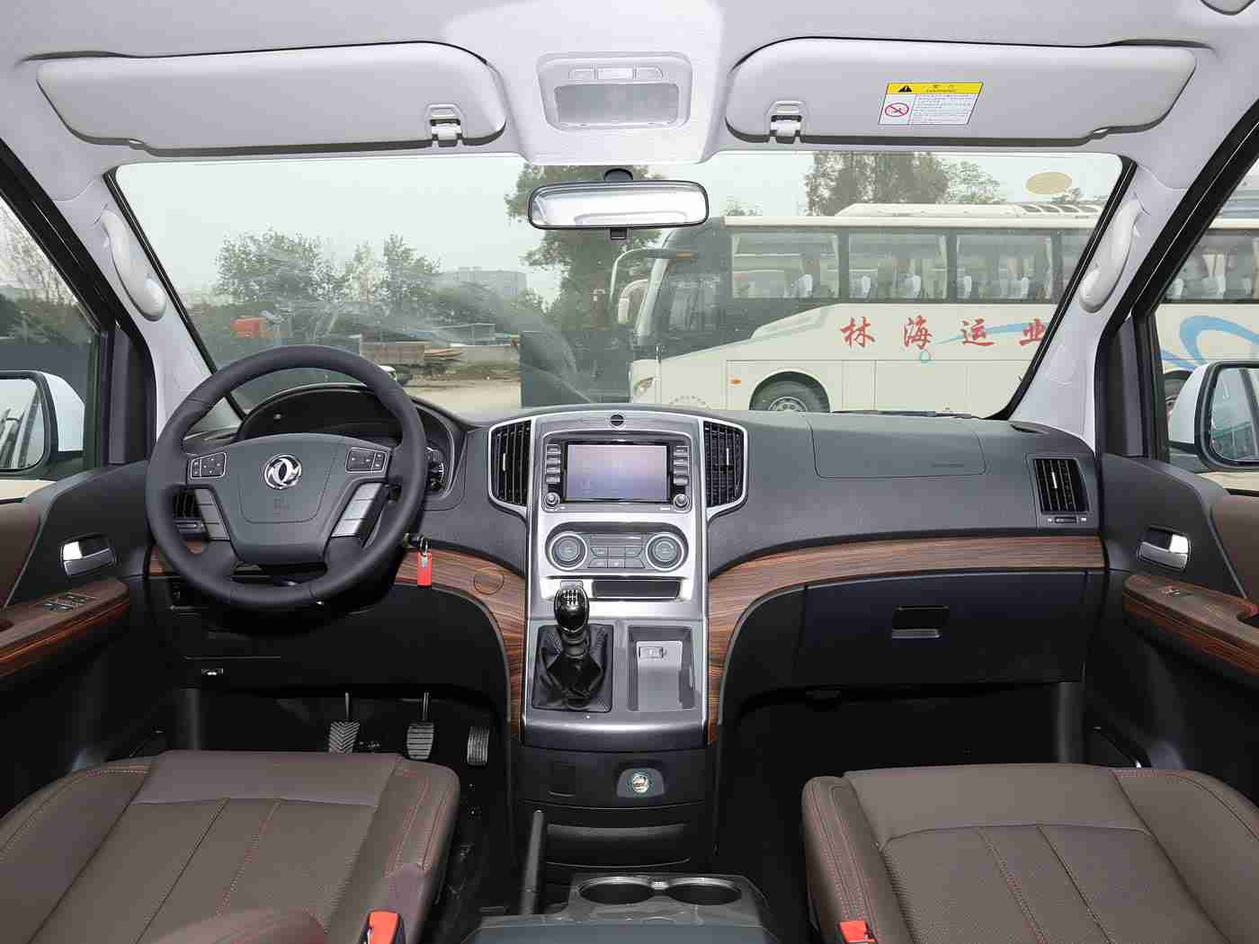 瑞典农场的4个女儿,沃尔沃家族四姐妹,驾驭优雅与安全之道-3