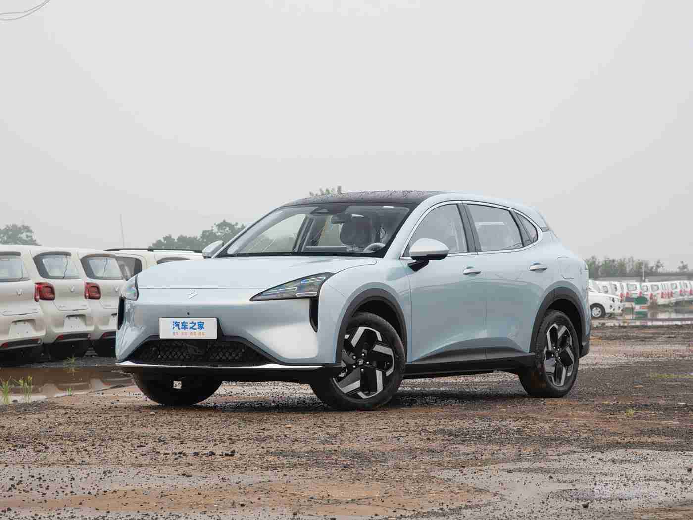 黑人 娇小 亚洲 硬,“时尚娇小显个性，动力强劲保安全——全新车型引领汽车市场潮流”-4