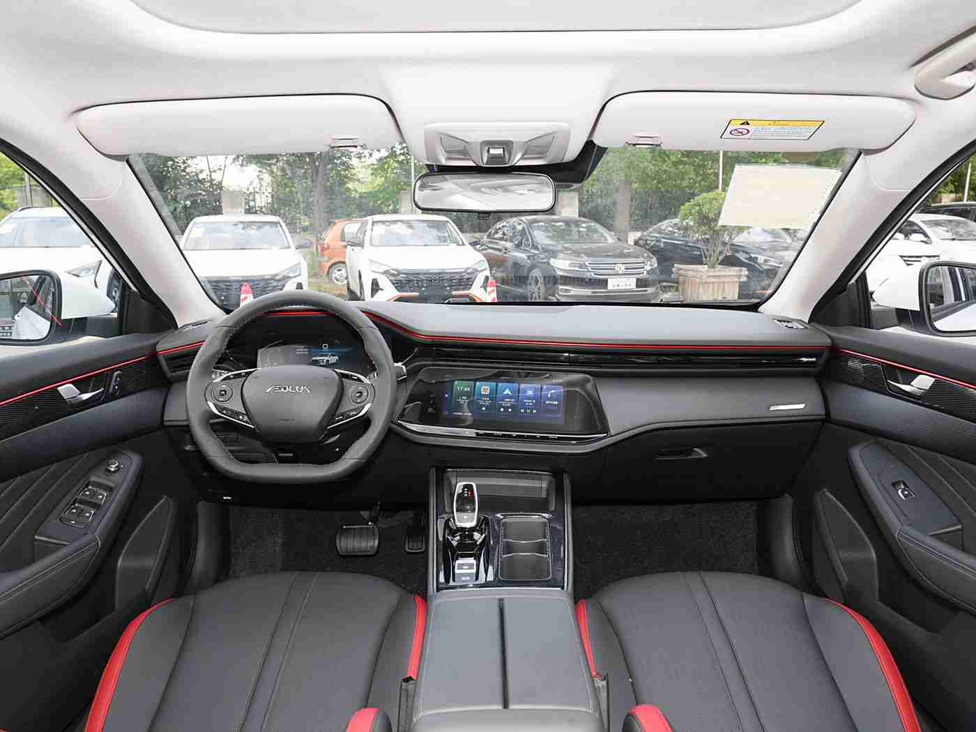 与亲女洗澡伦了69,“亲女汽车热销引关注：家庭温馨座驾，科技配置升级，智能语音助手助你驾驭未来”-2