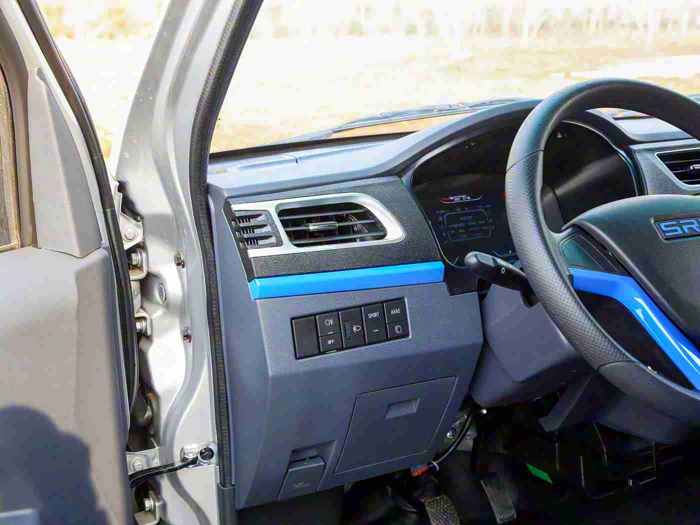 打扑克又叫又疼软件,智能驾驶新潮流：娱乐驾驶两不误，创新应用引领汽车行业革新-1