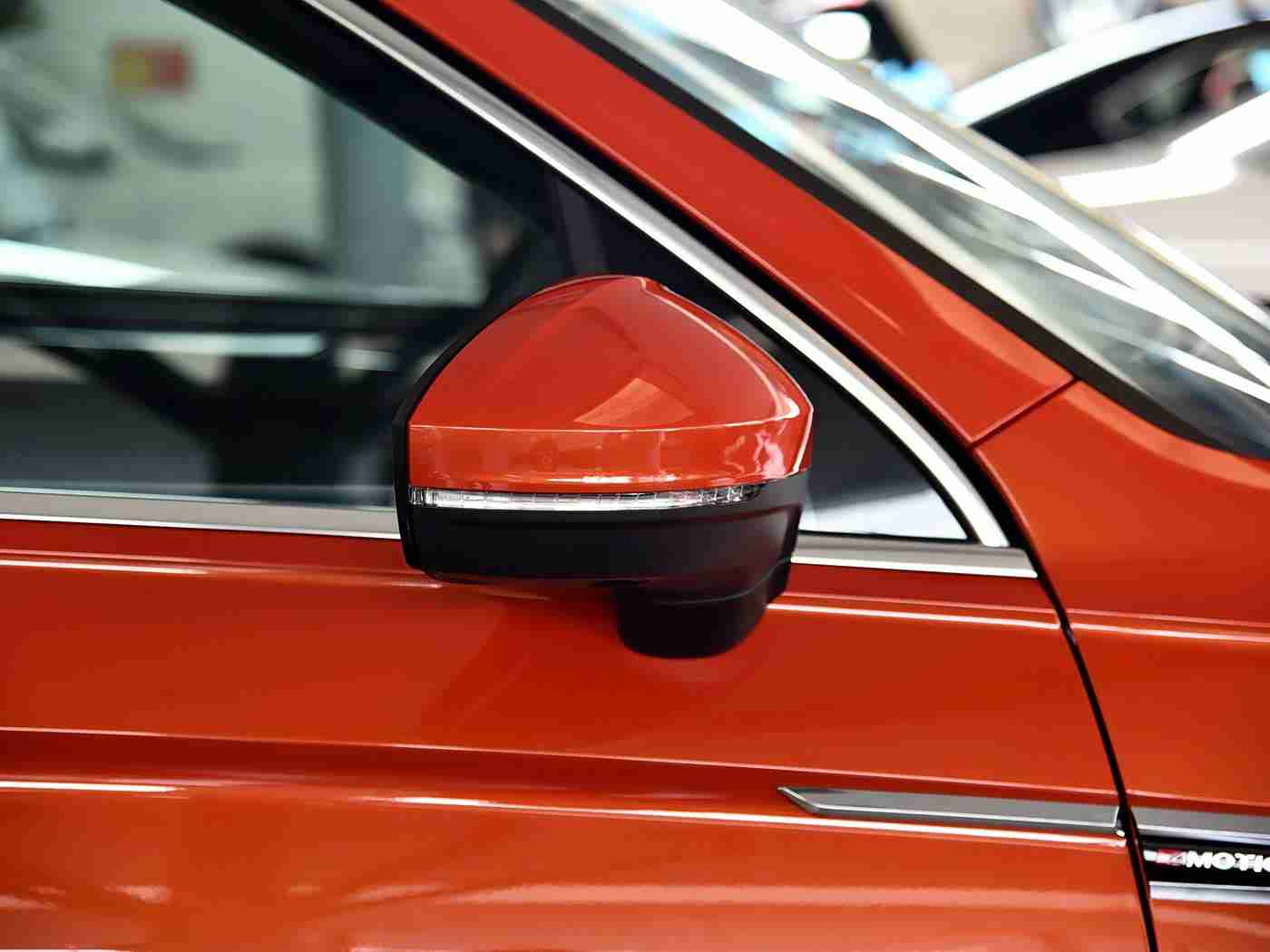 性裸交,全新概念车型亮相，独特设计理念引领潮流，智能科技安全护航，创新之作备受期待-3