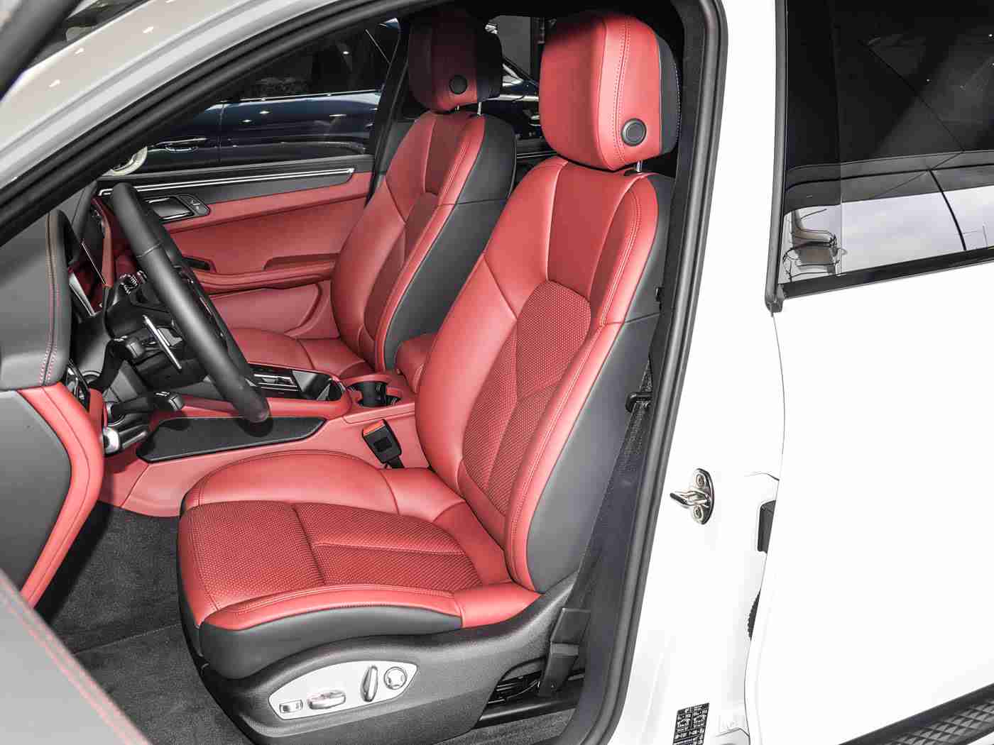 男生插女生软件,汽车爱好者新宠:创新互动平台,畅享驾驶乐趣,引领行业资讯潮流-2