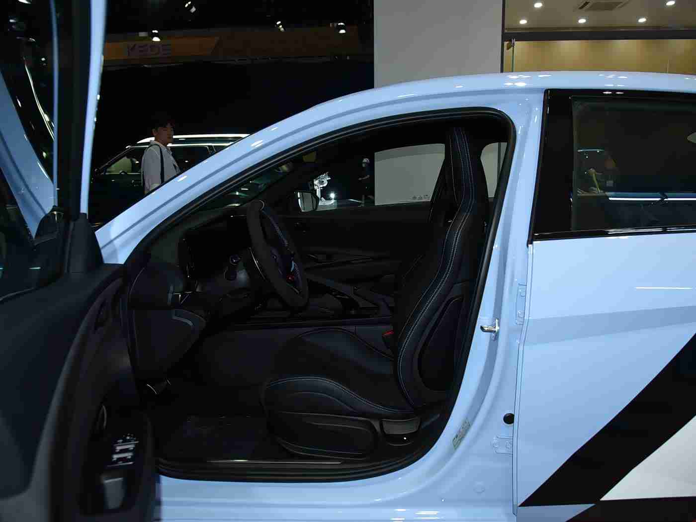 色大师在线观看,“自动驾驶革命来临：“色大师”系统引领未来出行新潮流”-5