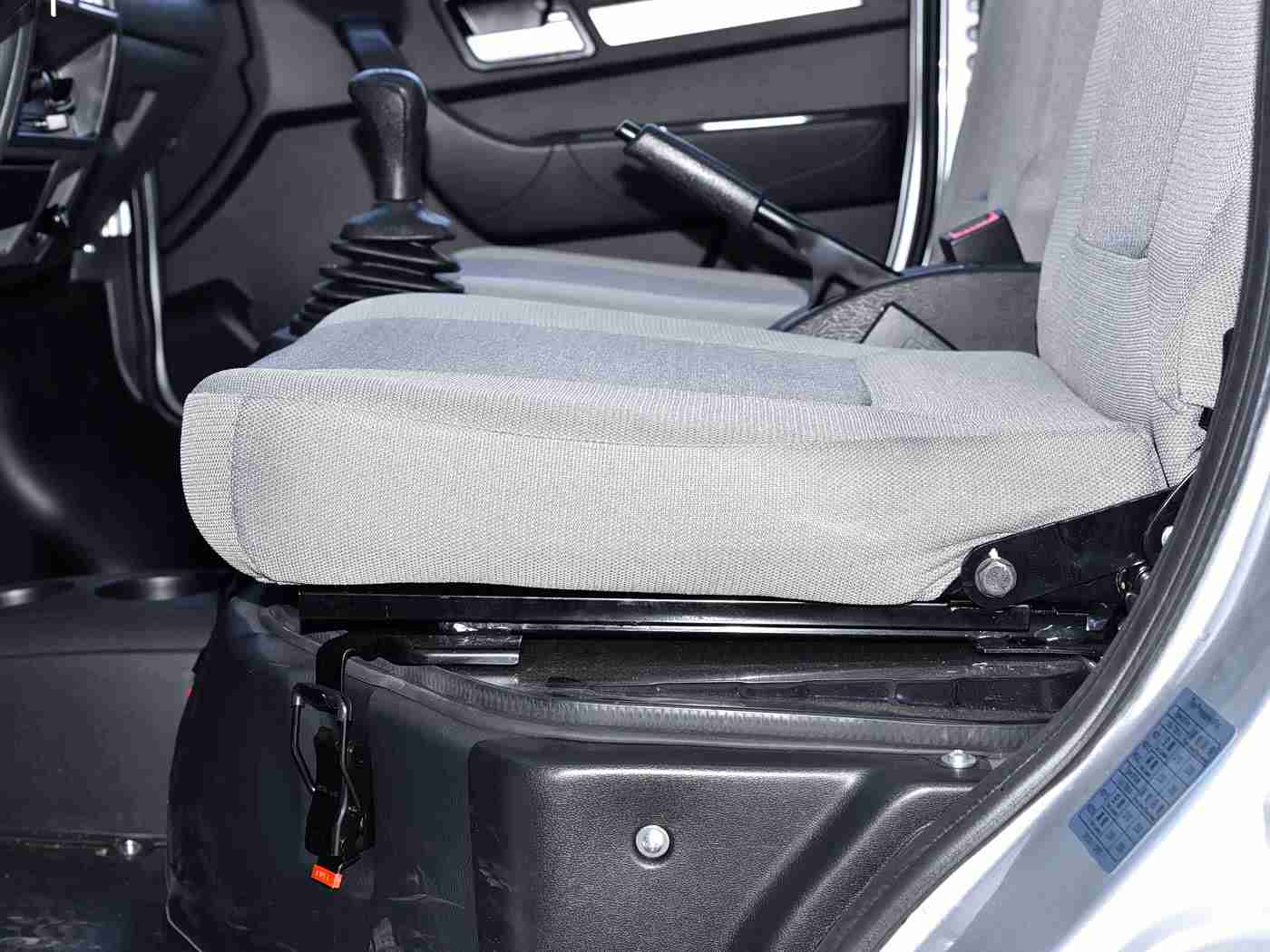 韩国一区,韩国一区汽车市场新宠:全新SUV热销,新能源汽车续航突破400公里-3