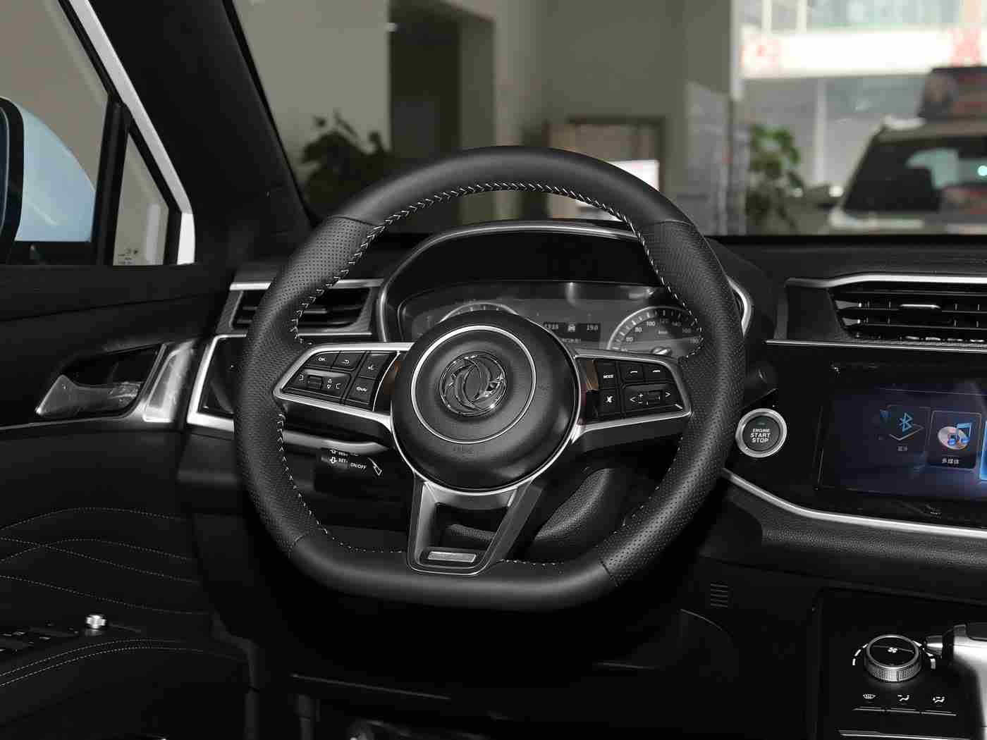 性一一交一一性一一爱,新能源汽车情感之旅:深度互动,构建未来和谐驾驶体验-2