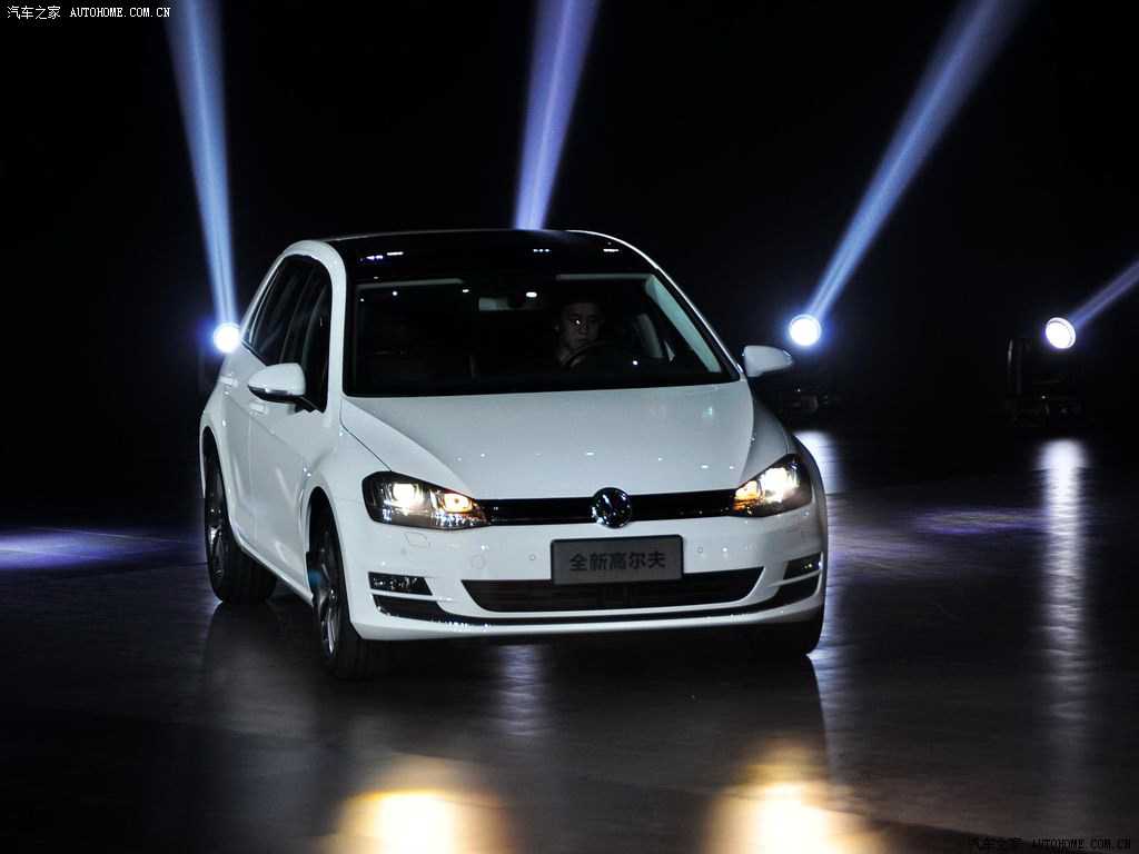 打扑克又喊又叫,智能语音助手引燃激情，“新能源汽车”领航未来汽车盛宴-2