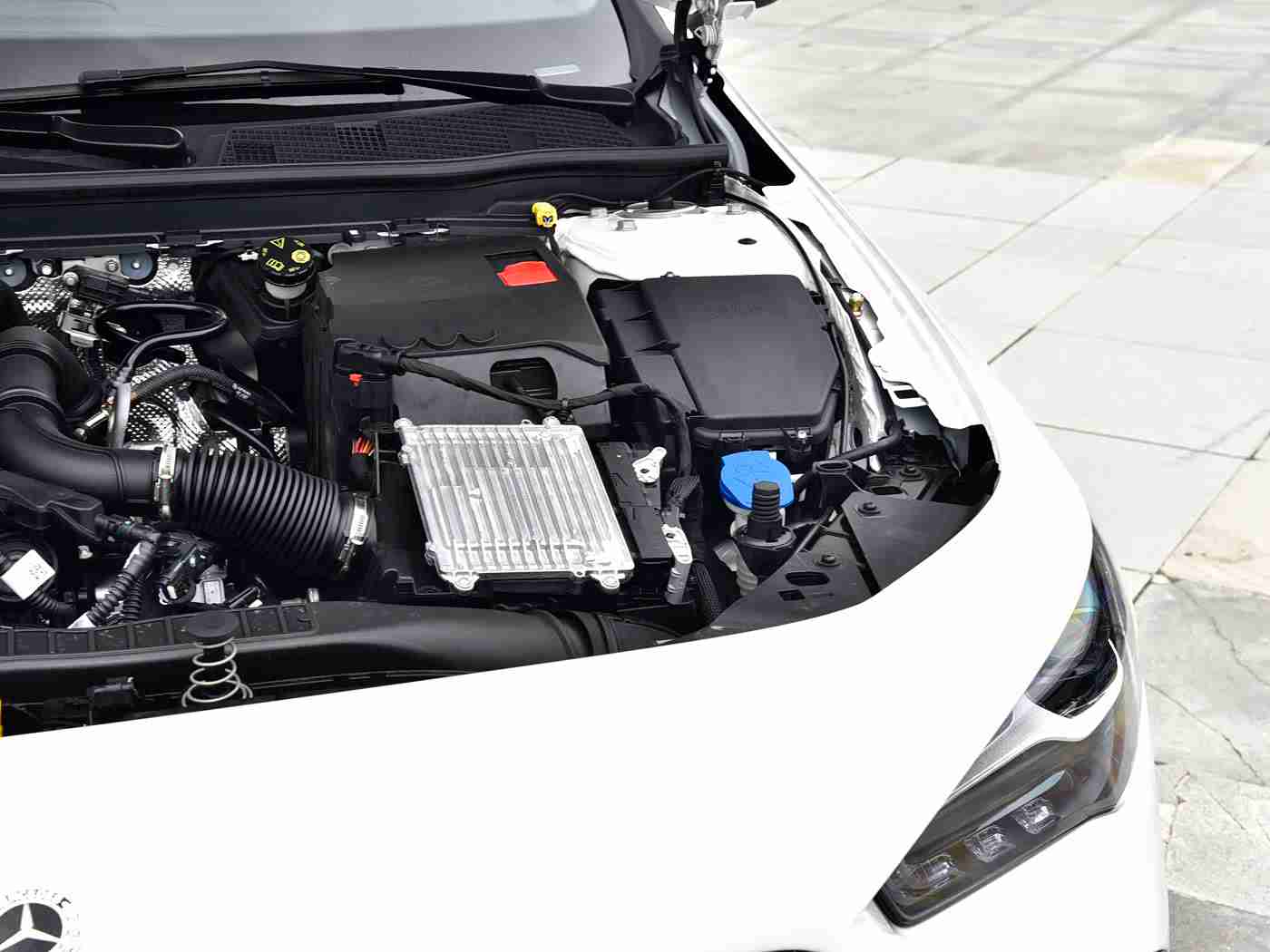 亚洲日韩欧美一区二区,全球汽车市场风云变幻，日韩欧美品牌争奇斗艳，新能源汽车崛起引领未来潮流-2