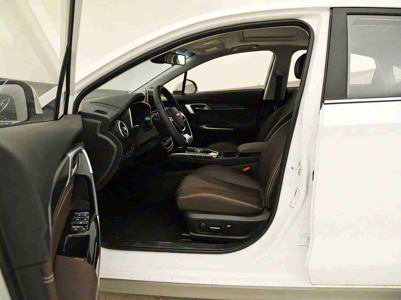 欧洲精品一区二区,科技驱动，环保先行：欧洲精品车型引领汽车市场新潮流，品质性能双优引关注-1