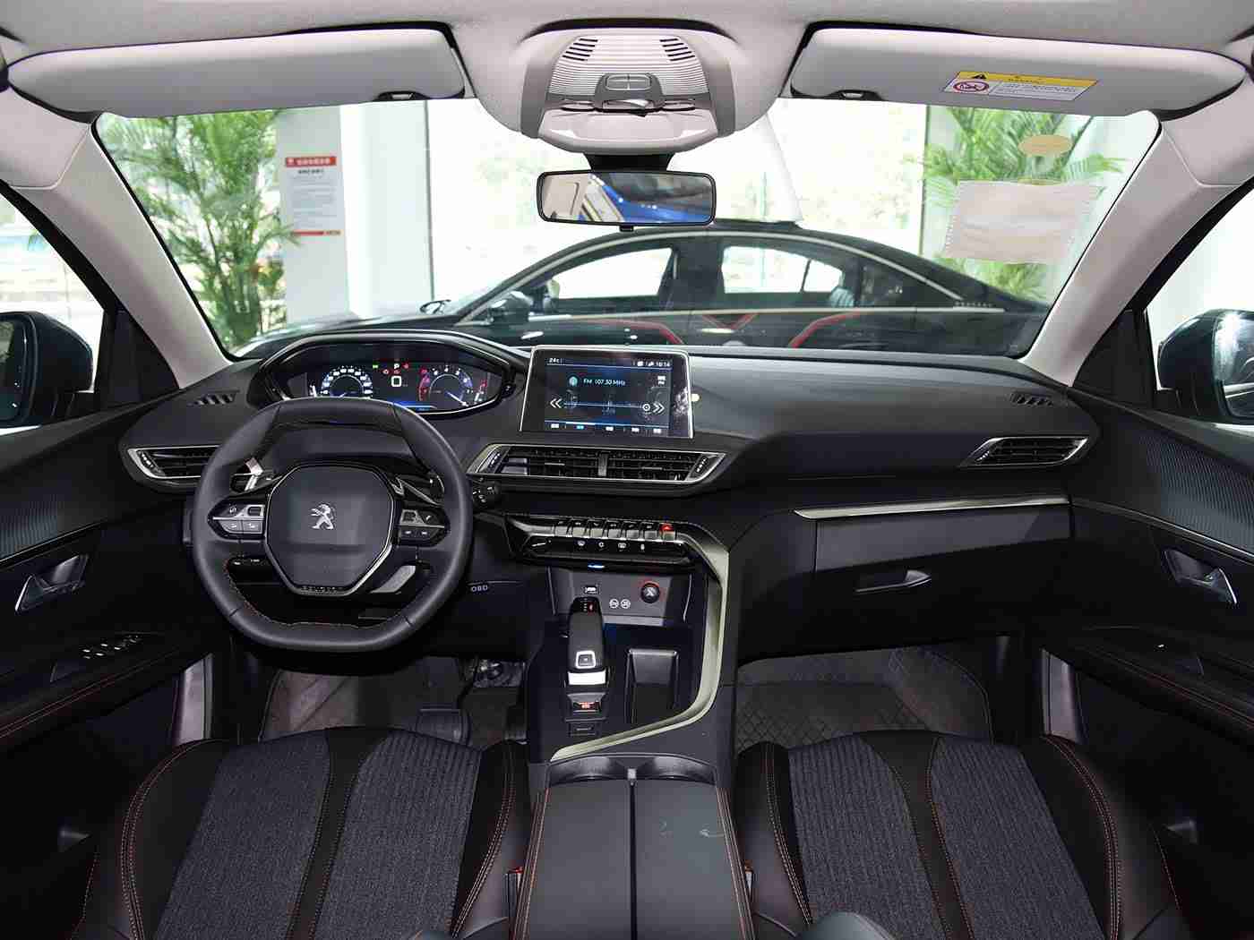 九九亚洲,九九亚洲全新SUV车型惊艳亮相，时尚外观与强劲动力引领汽车行业新潮流-2