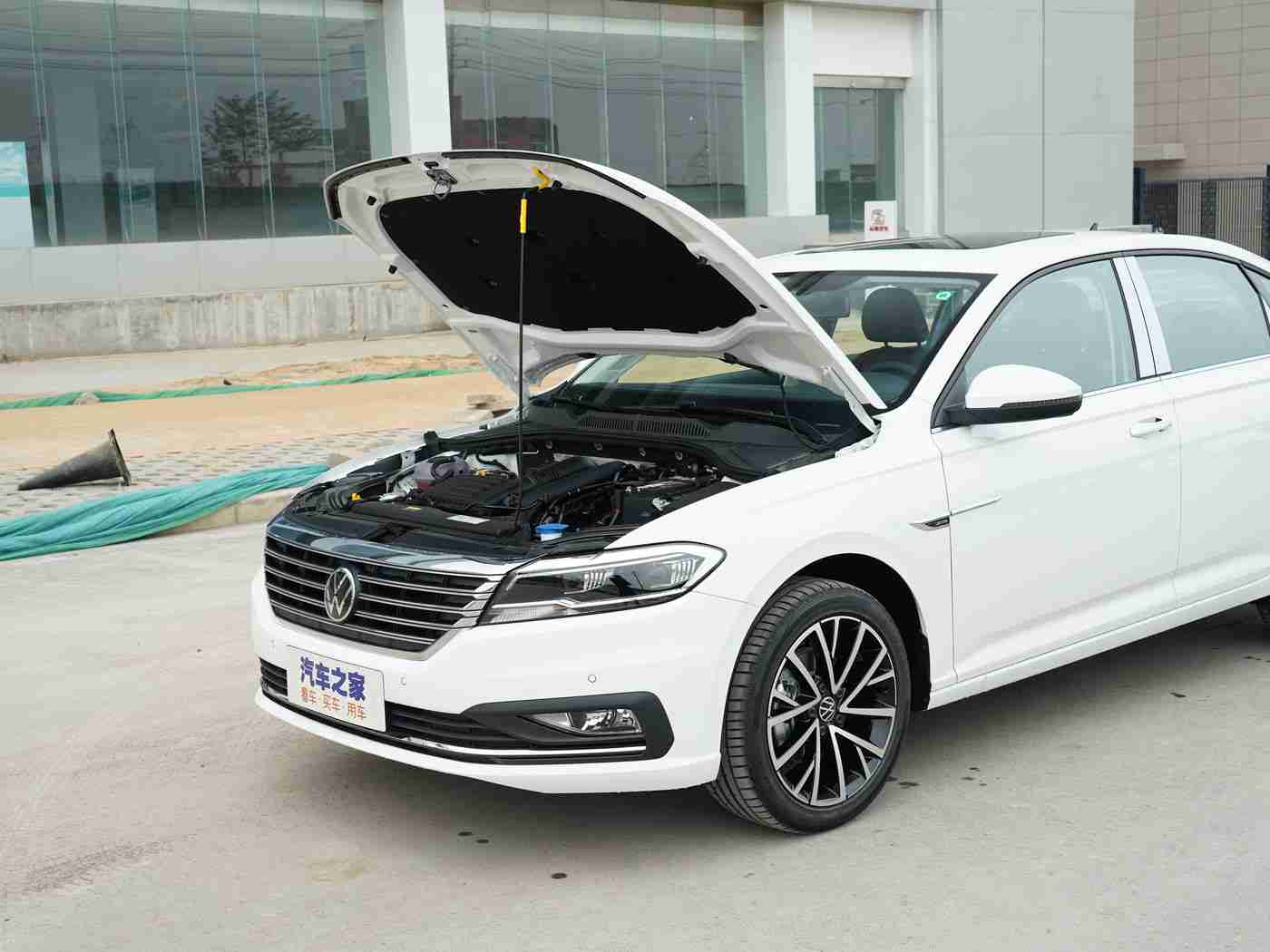 火影18+,全新车型引关注：简约科技风，火影18+引领汽车市场新潮流-4