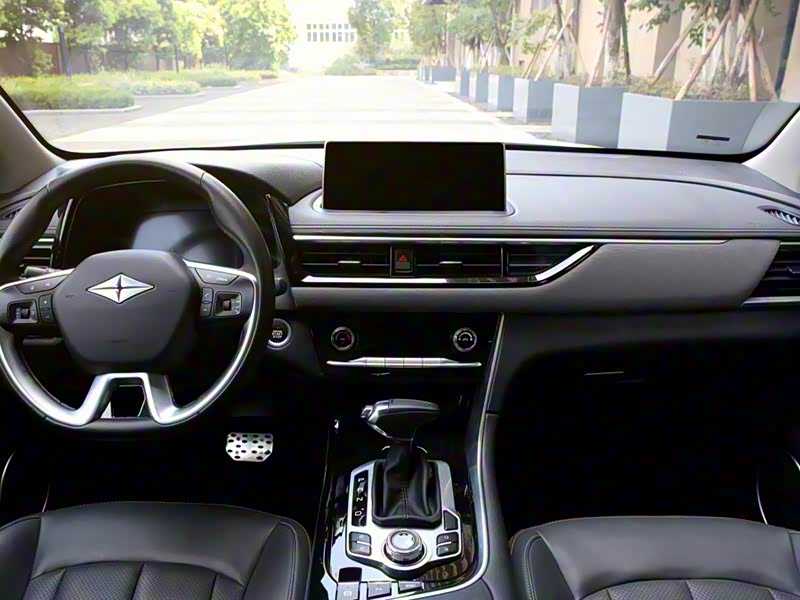 十八岁以下禁用软件,智能驾驶新高度：知名品牌推安全限制系统，18岁以下慎用引关注-1