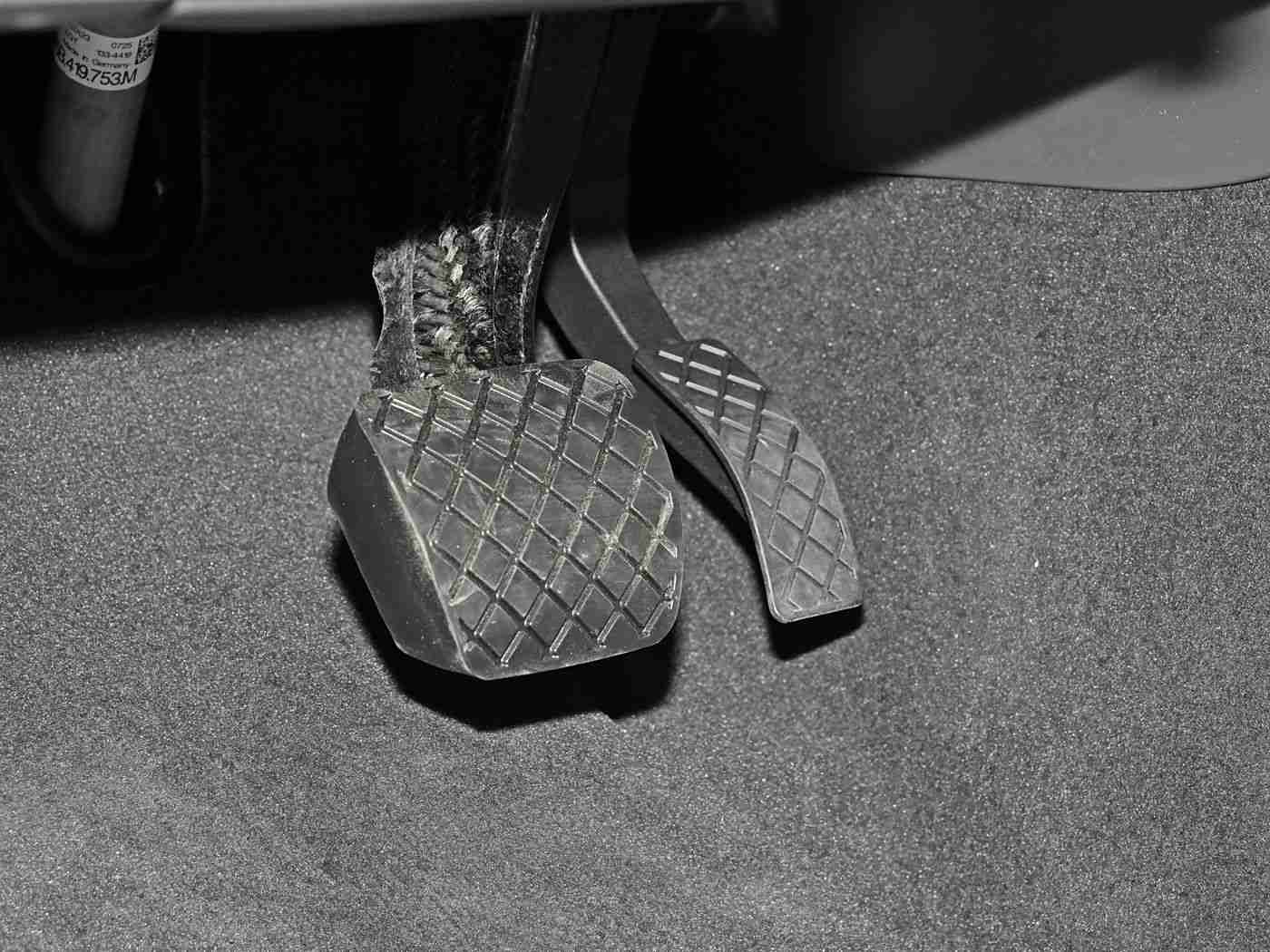 白丝班长,智能助手“白丝班长”引领汽车革命,打造全新驾驶体验-1