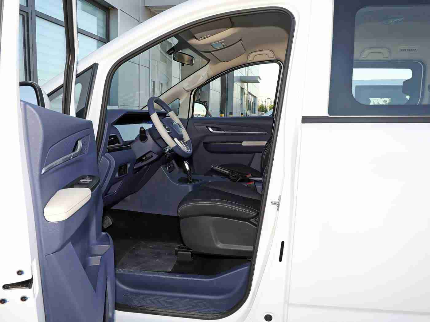 黄色软件下载303,汽车新宠：＂黄色软件下载303＂引领汽车行业智能化升级-1