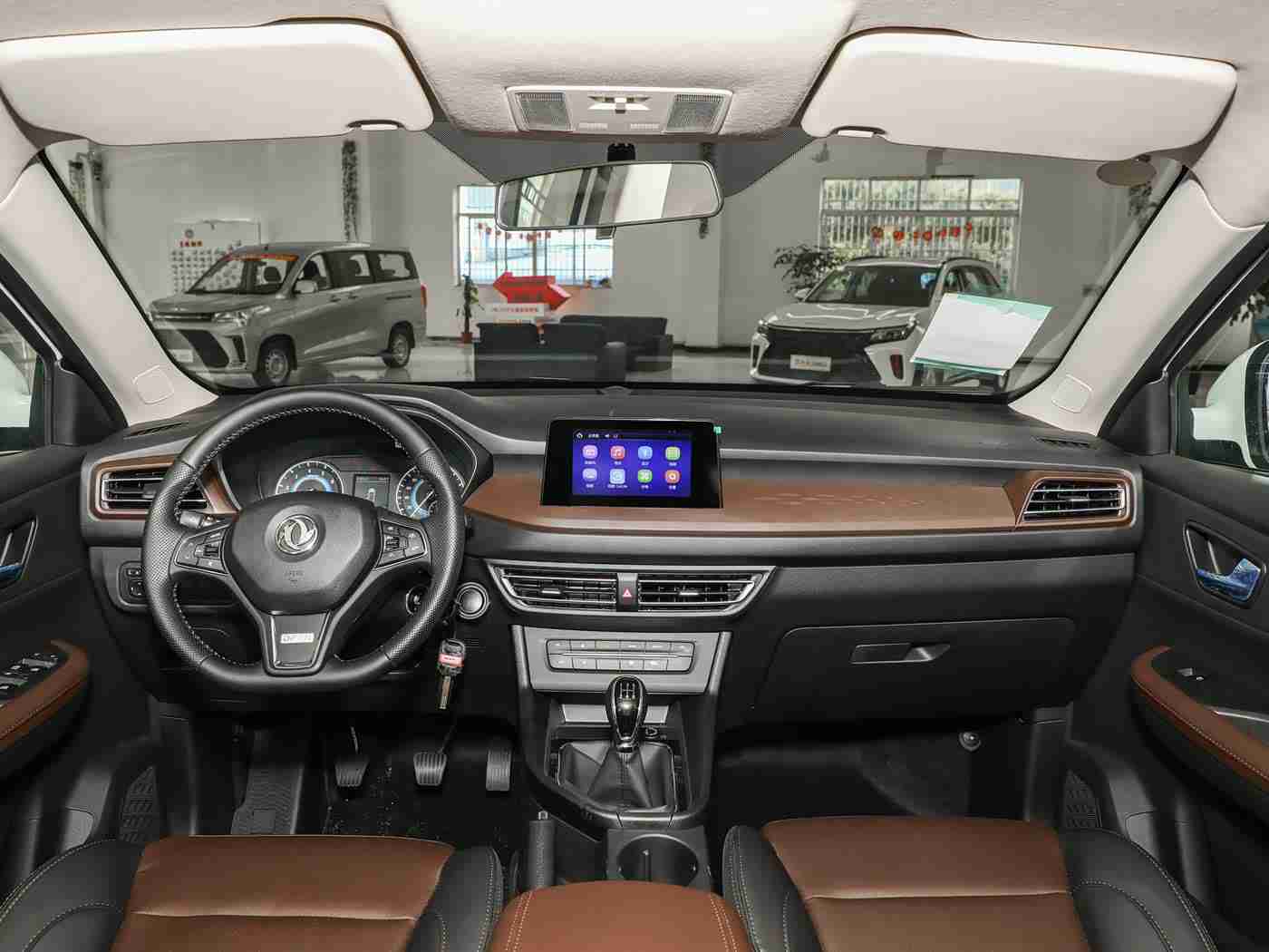 少妇XXX,流线时尚，动力澎湃，安全守护，新锐座驾，引领潮流-2