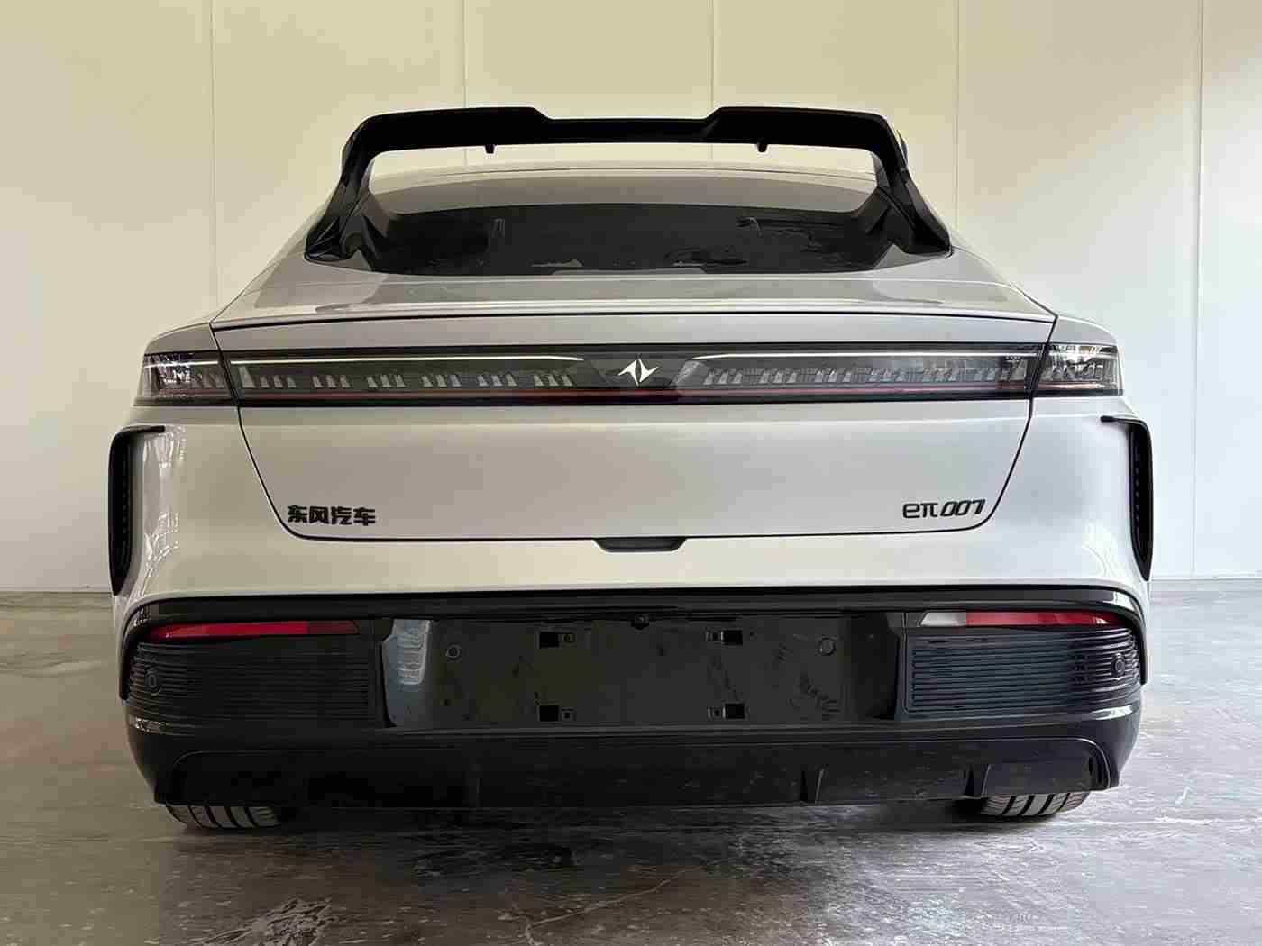 男人的香蕉插进女人的桃子,跨界融合，未来出行新标杆——创新设计引领环保风尚-2