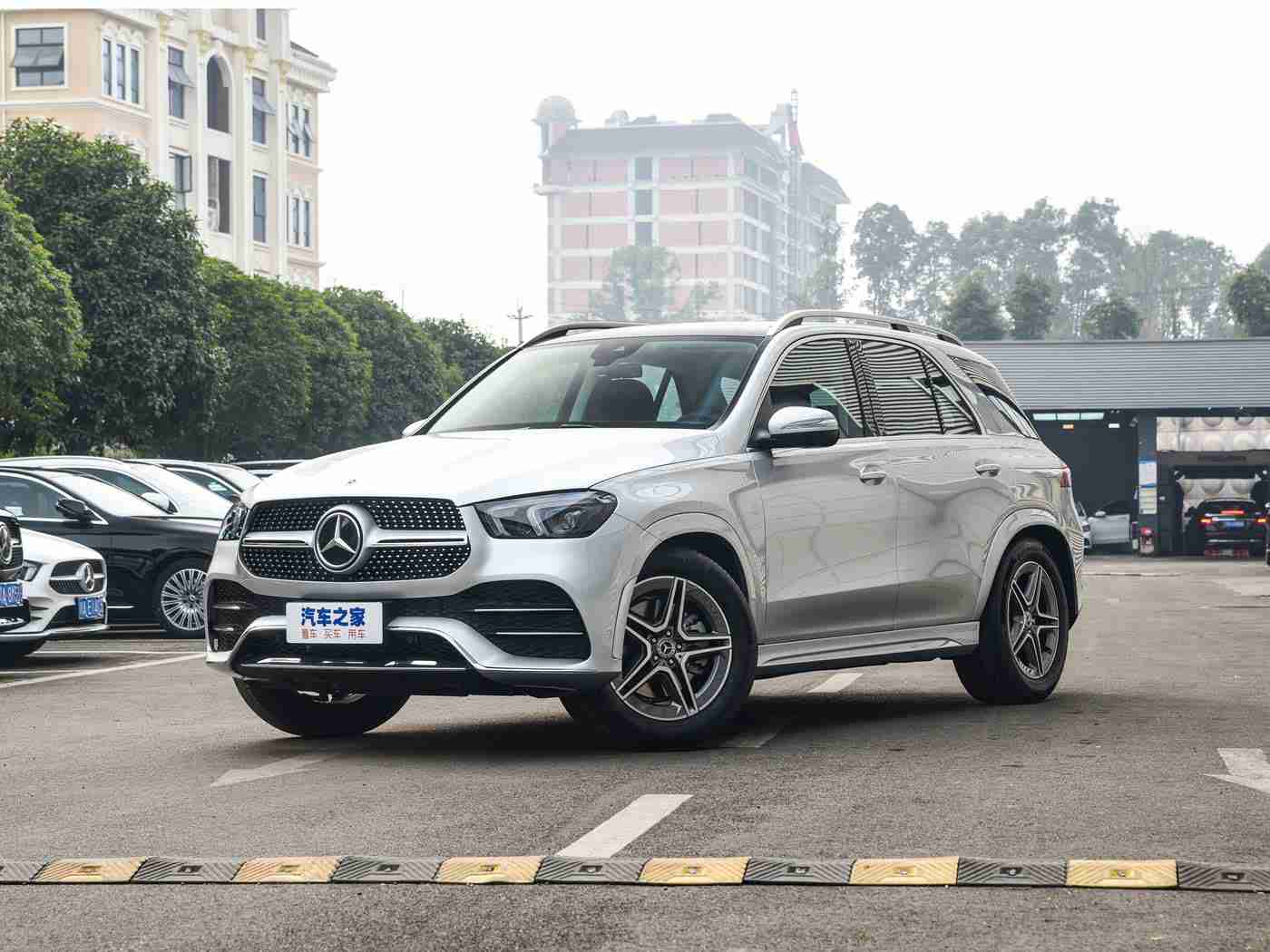 美女裸体视频软件,“智能驾驶新风向：技术创新助力汽车安全升级，引领未来出行体验-3