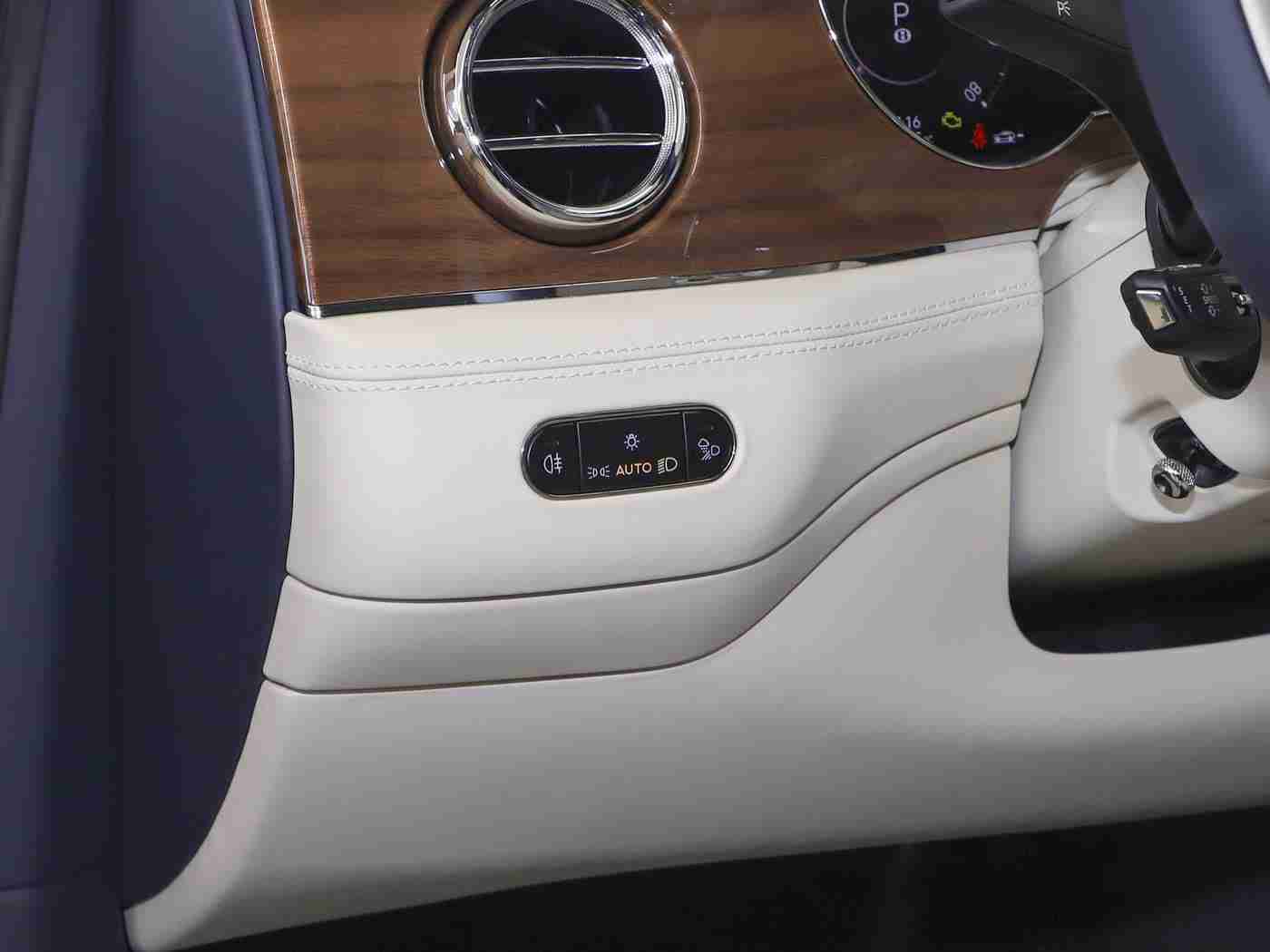 软件黄色,智能安全护航，共创出行新篇章-2