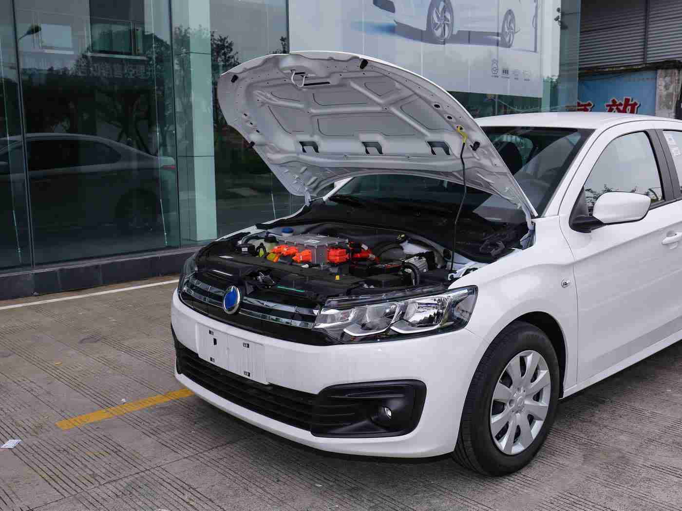 国产性av,国产汽车品牌崛起，创新AV引领技术潮流，刷新全球市场期待-3