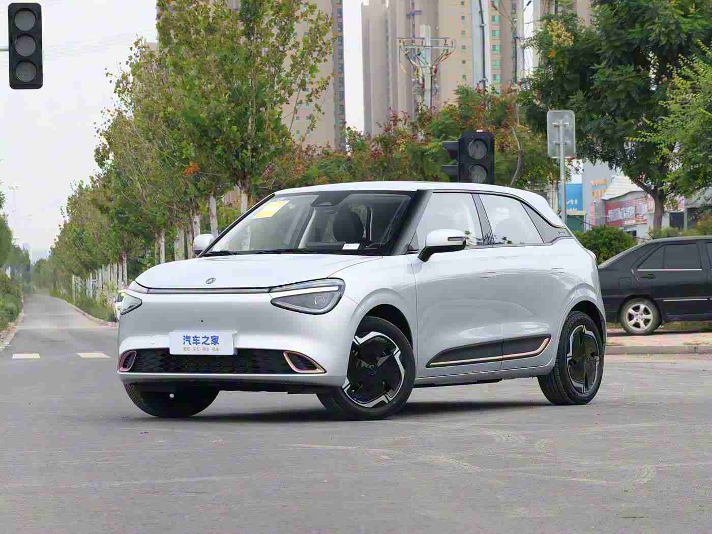 黄色软件免费下载,汽车行业新挑战:车载系统安全与免费软件隐患,共筑安全驾驶环境-3