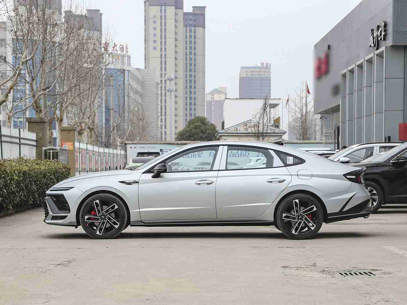 免费ps大片直播软件有哪些,直播盛宴：各大平台免费PS大片，带你领略汽车行业新风采-4