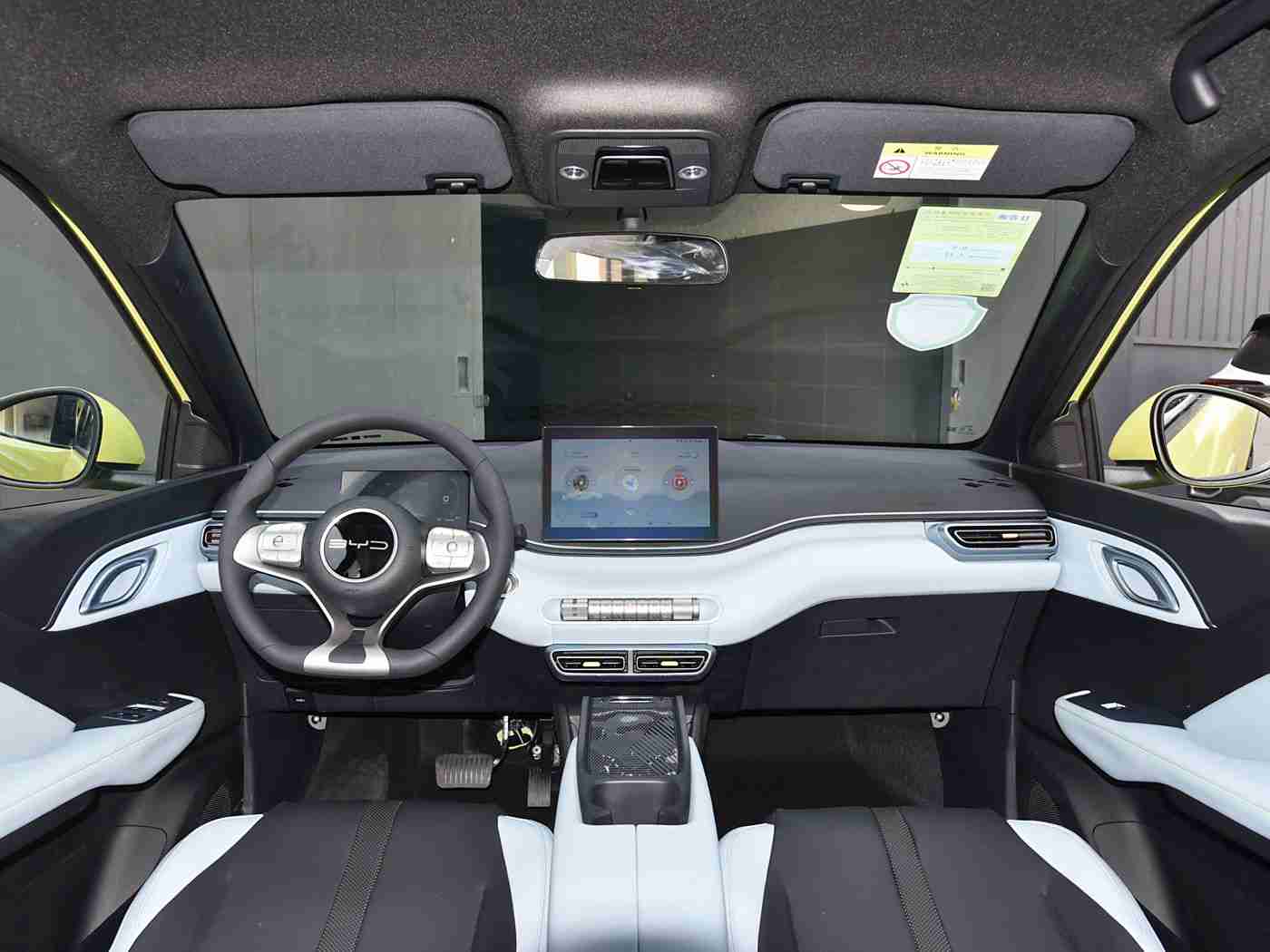 少妇被按摩师摸高潮了,新奇特设计引关注：“少妇”汽车上市，独特造型与卓越性能赢得市场青睐-4