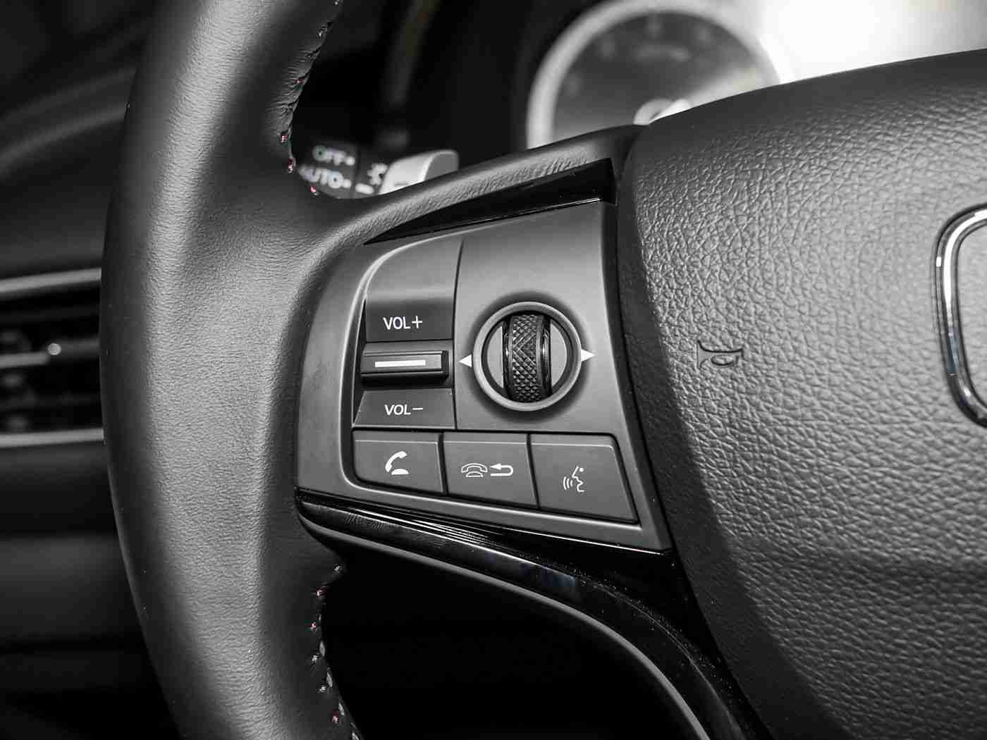 天天操天天舔,高性能时尚SUV引关注，全新车型凭借卓越性能与品牌魅力跃升市场焦点-2