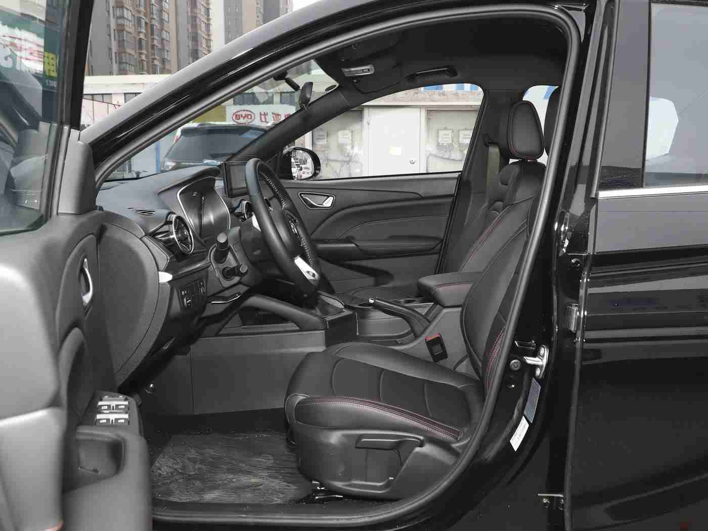 男生和女生差差差app,“性别差异碰撞汽车文化，跨界合作打造全新用户体验”-4